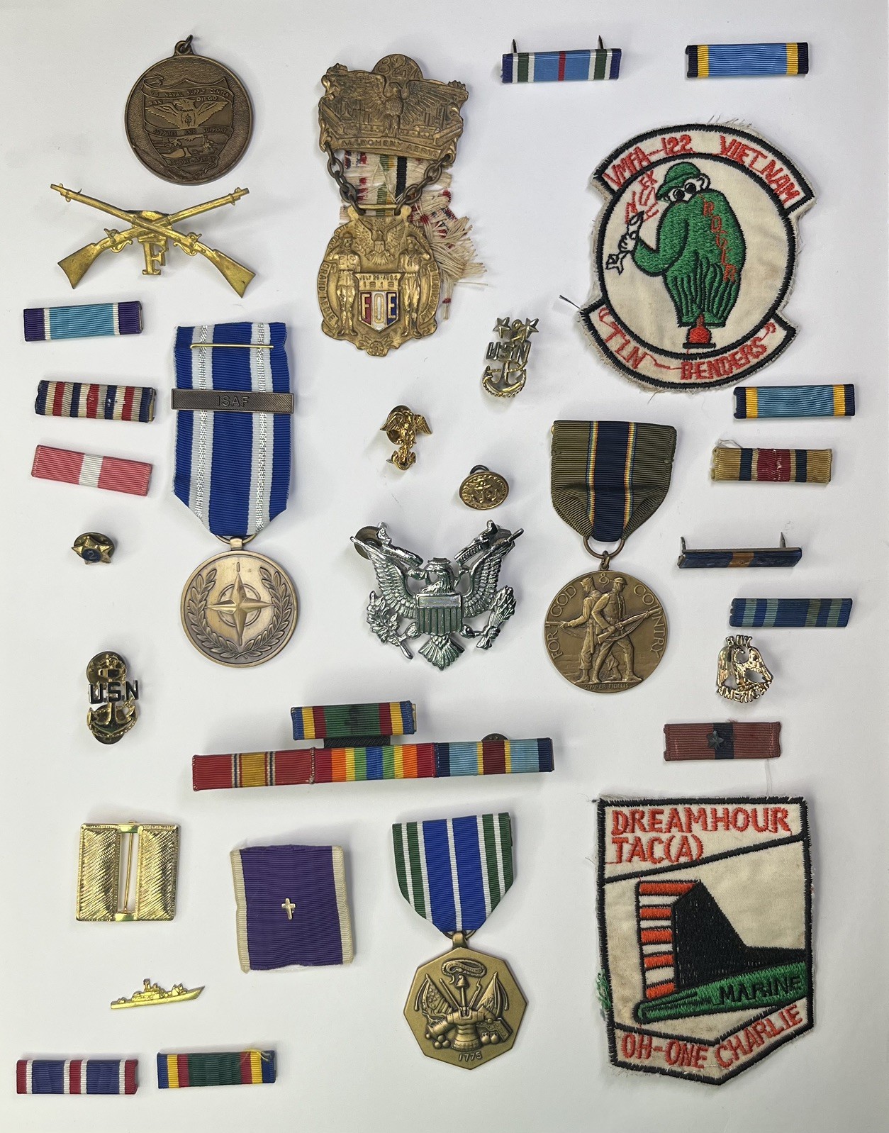 Vintage WWI WWII GWOT U.S. Military Medals Ribbons Insignia Pins Badge Patch Lot