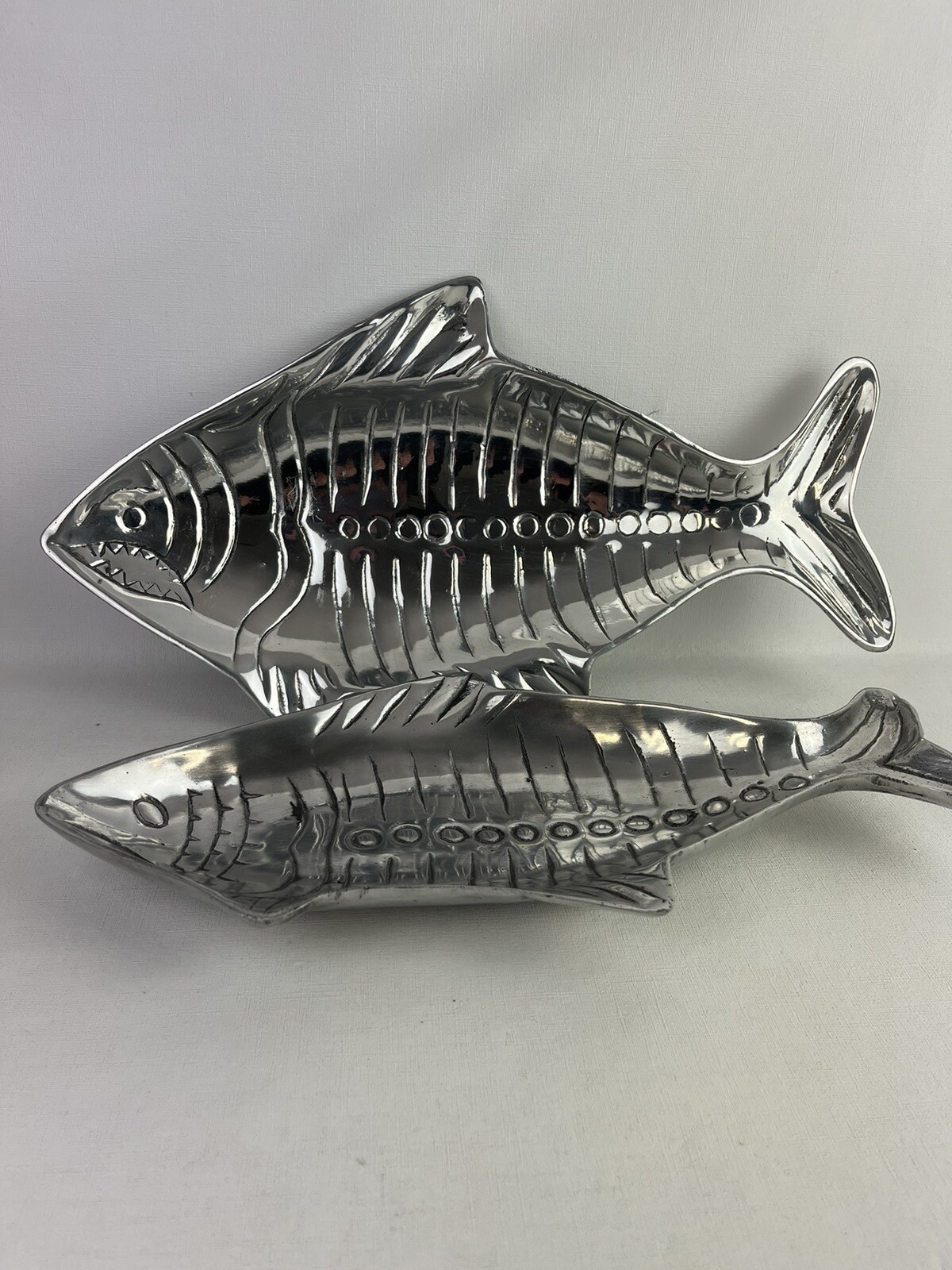 Set/2 NORA FENTON ALUMINUM FISH SHAPED SERVING TRAY DISH PLATTERS Set/2 NORA FENTON ALUMINUM FISH SHAPED SERVING TRAY DISH PLATTERS