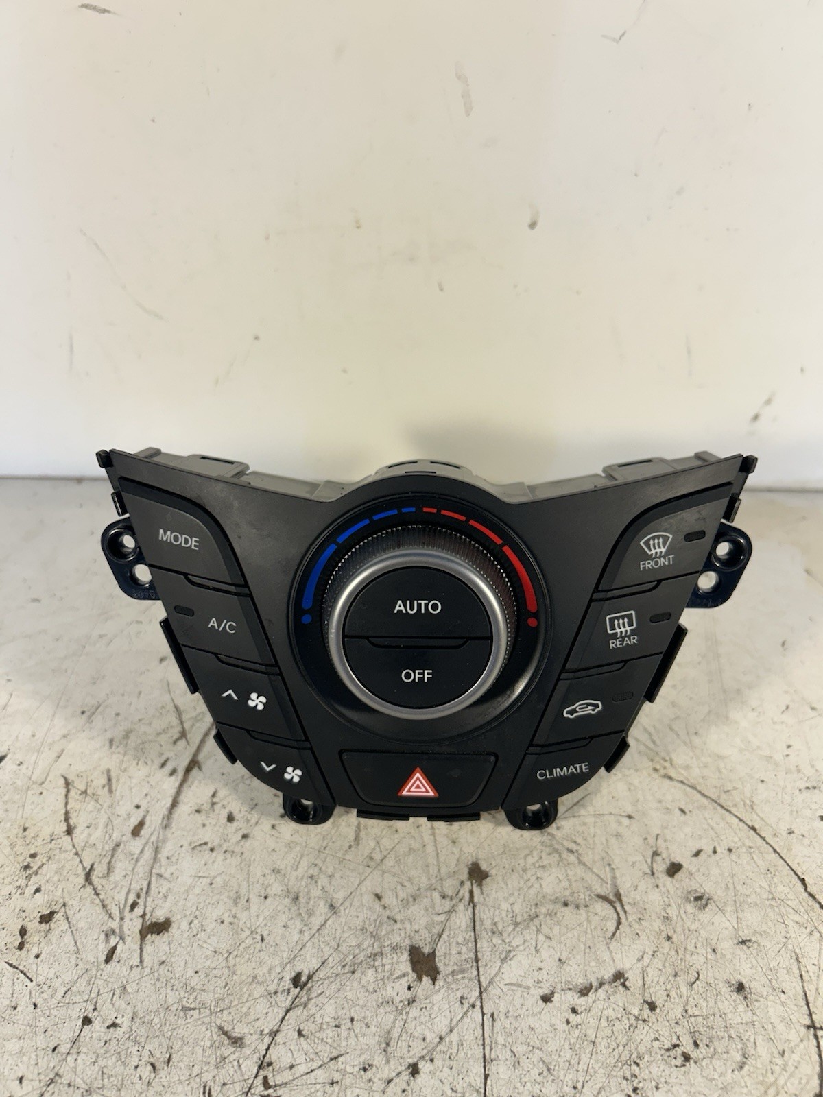 16-17 HYUNDAI VELOSTER A/C HEATER CLIMATE CONTROL PANEL OEM 97250-2V520 16-17 HYUNDAI VELOSTER A/C HEATER CLIMATE CONTROL PANEL OEM 97250-2V520