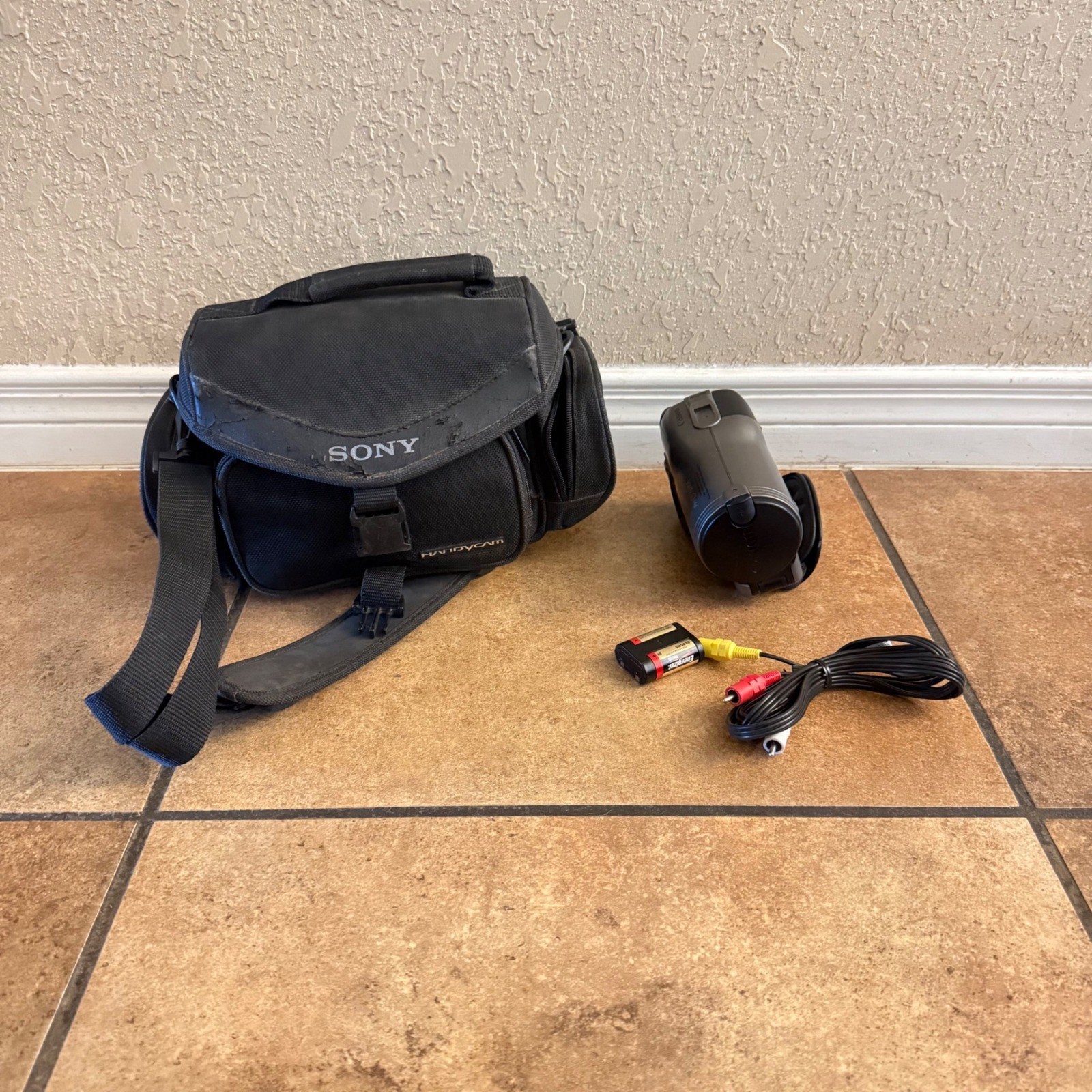 Canon Photura 35mm Film Camera 35-105mm Zoom Lens with Sony Handycam Case Bundle Canon Photura 35mm Film Camera 35-105mm Zoom Lens with Sony Handycam Case Bundle