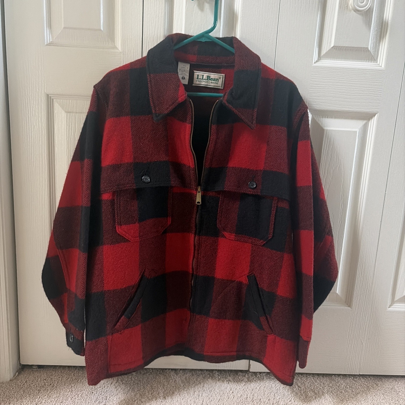 Vintage LL Bean Mackinaw Wool Coat Men\'s Large Red Buffalo Plaid Never Used