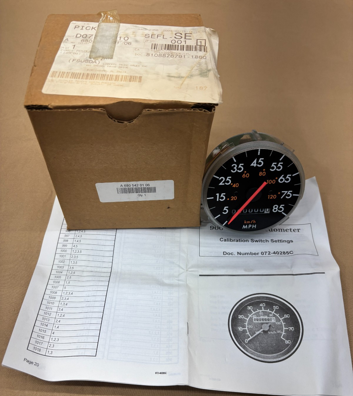 Genuine Freightliner A 680 542 01 06 Speedometer Odometer Gauge Odometer