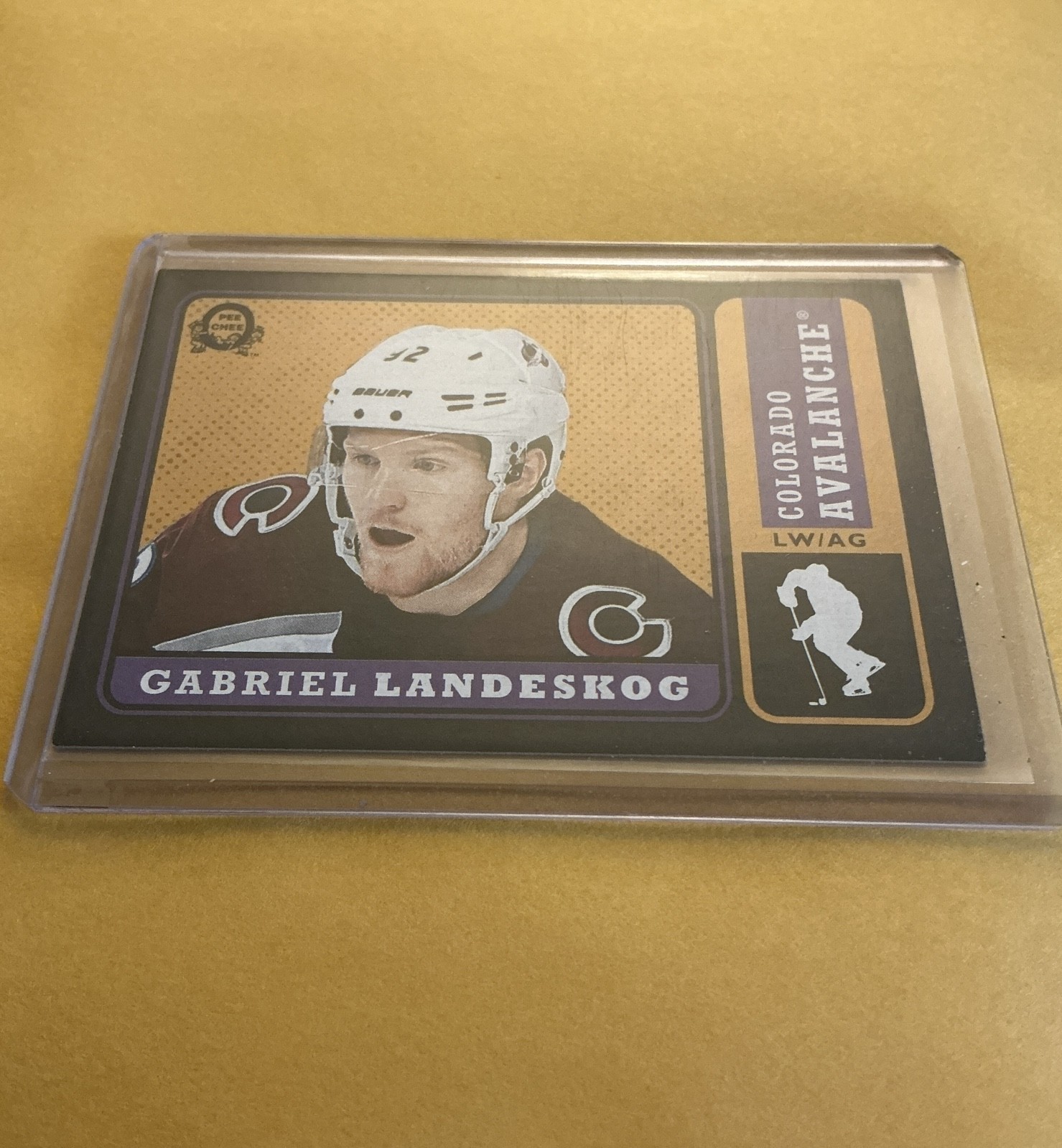 2018-19 O-Pee-Chee - Gabriel Landeskog #230 Retro Black /100 2018-19 O-Pee-Chee - Gabriel Landeskog #230 Retro Black /100