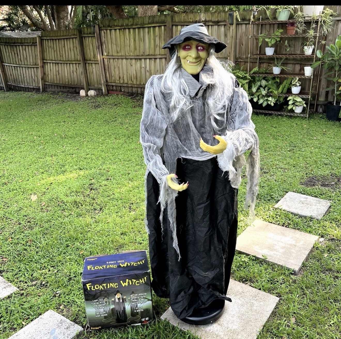 Spirit Halloween 2007 Floating Witch Life Size Animatronic Horror Prop untested