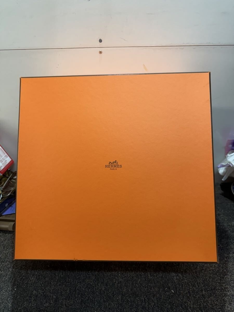 Hermes Birkin 35 empty box 41 x 40 x 22 storage box  paper,ribbon and dustbag