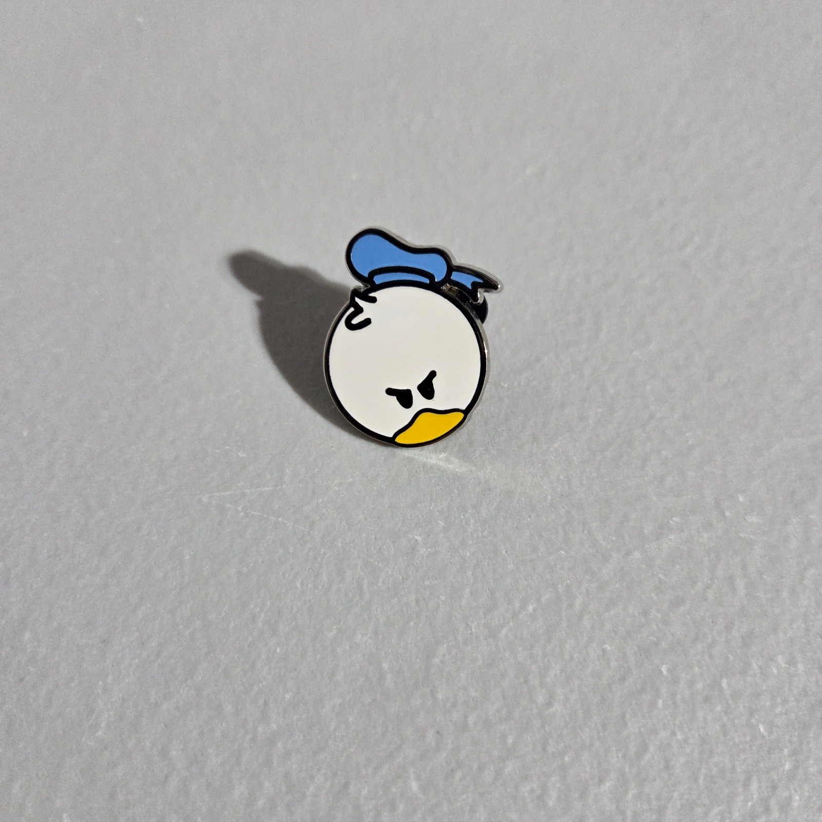 Disney Trading Pin Unisex OS White Grumpy Donald Duck Face Enamel Hat 2019