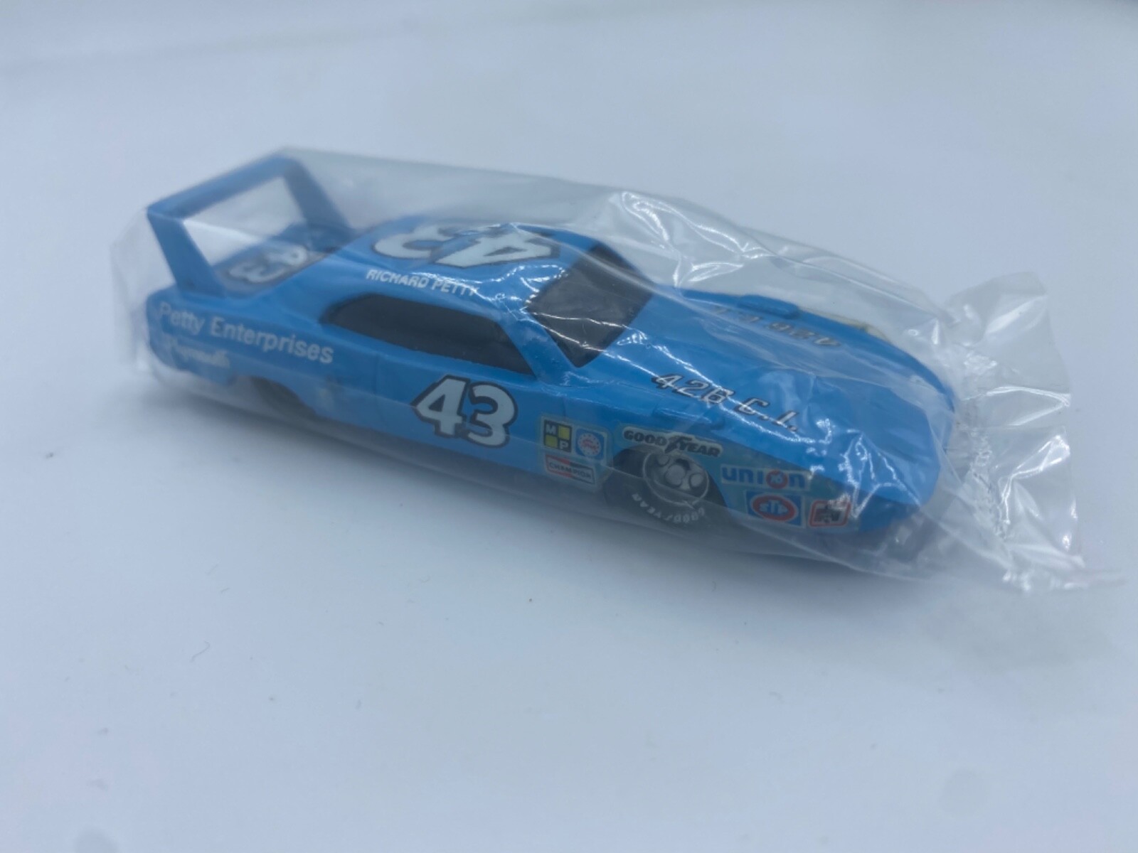 Racing champions DIECAST NASCAR RICHARD PETTY #43 CARS 1979 plymouth 1:64 1991