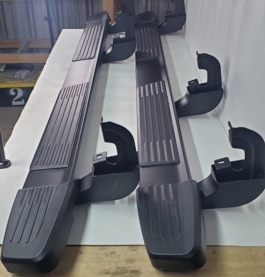 2019-2026 GM Silverado Sierra 1500 OEM New Running Board Set 84676694