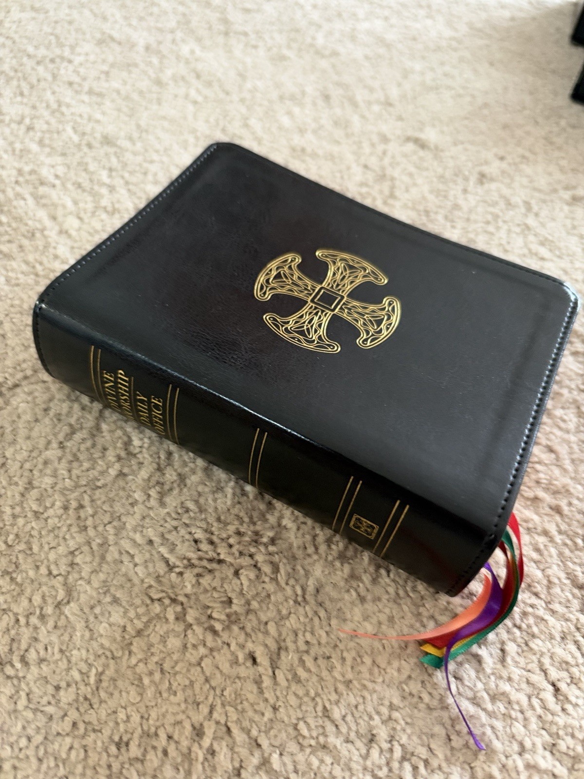 Divine Worship: Daily Office UK Leather Bound Prayer Book