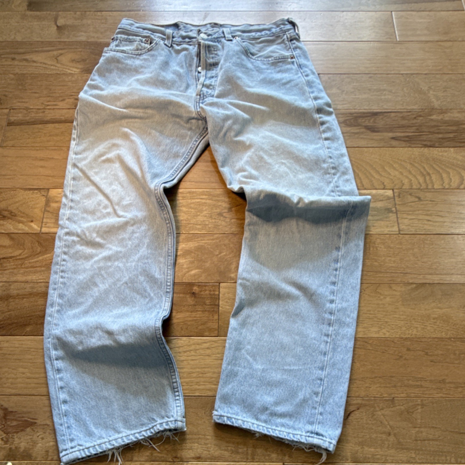 Vtg Levis 501 USA 1996 Light Wash Denim 34x30 Red Tab Straight Batwing Distress
