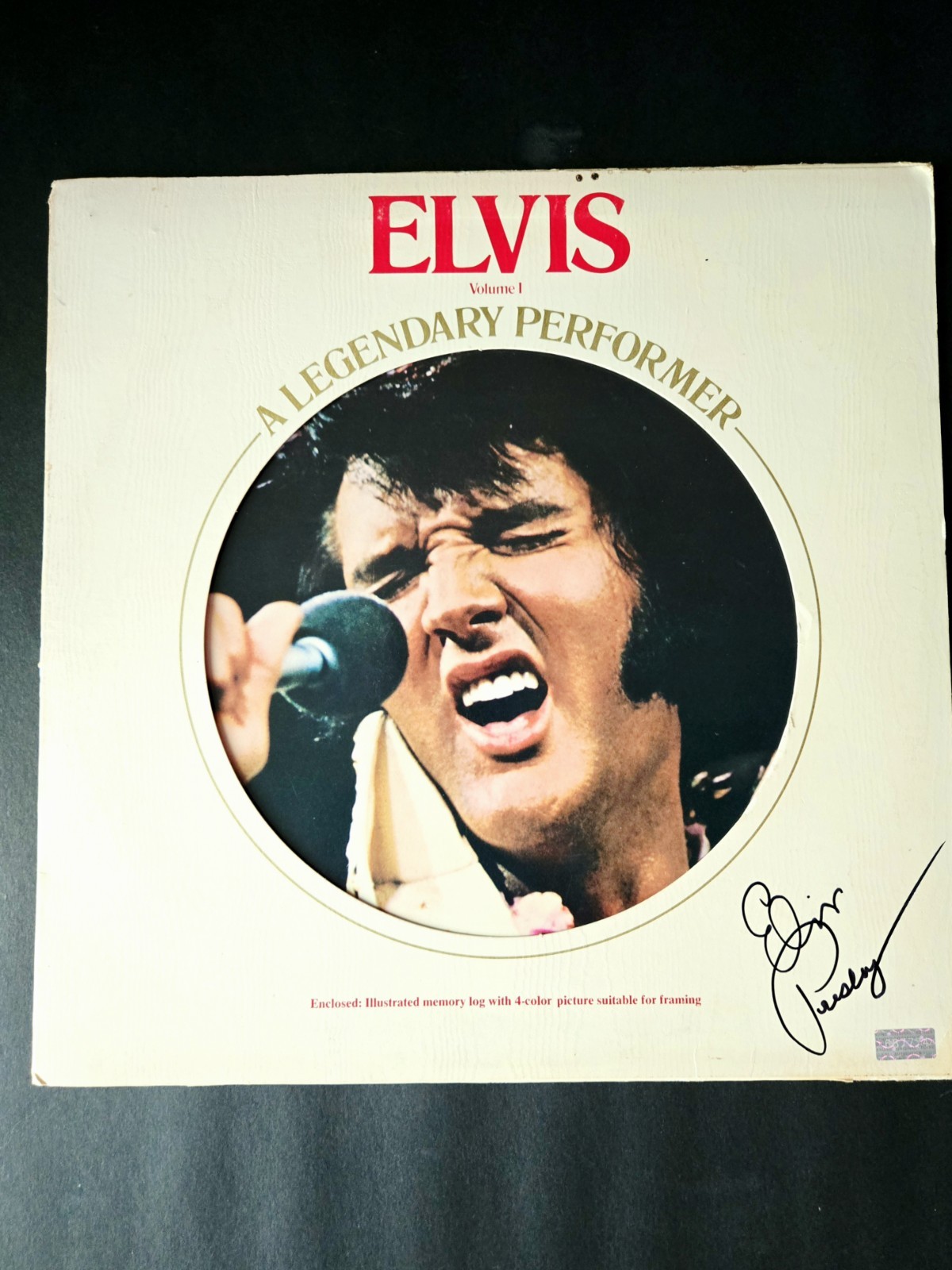 Elvis Presley Hand SIGNED Autograph in Ink 1973 Legendary Performer LP with COA