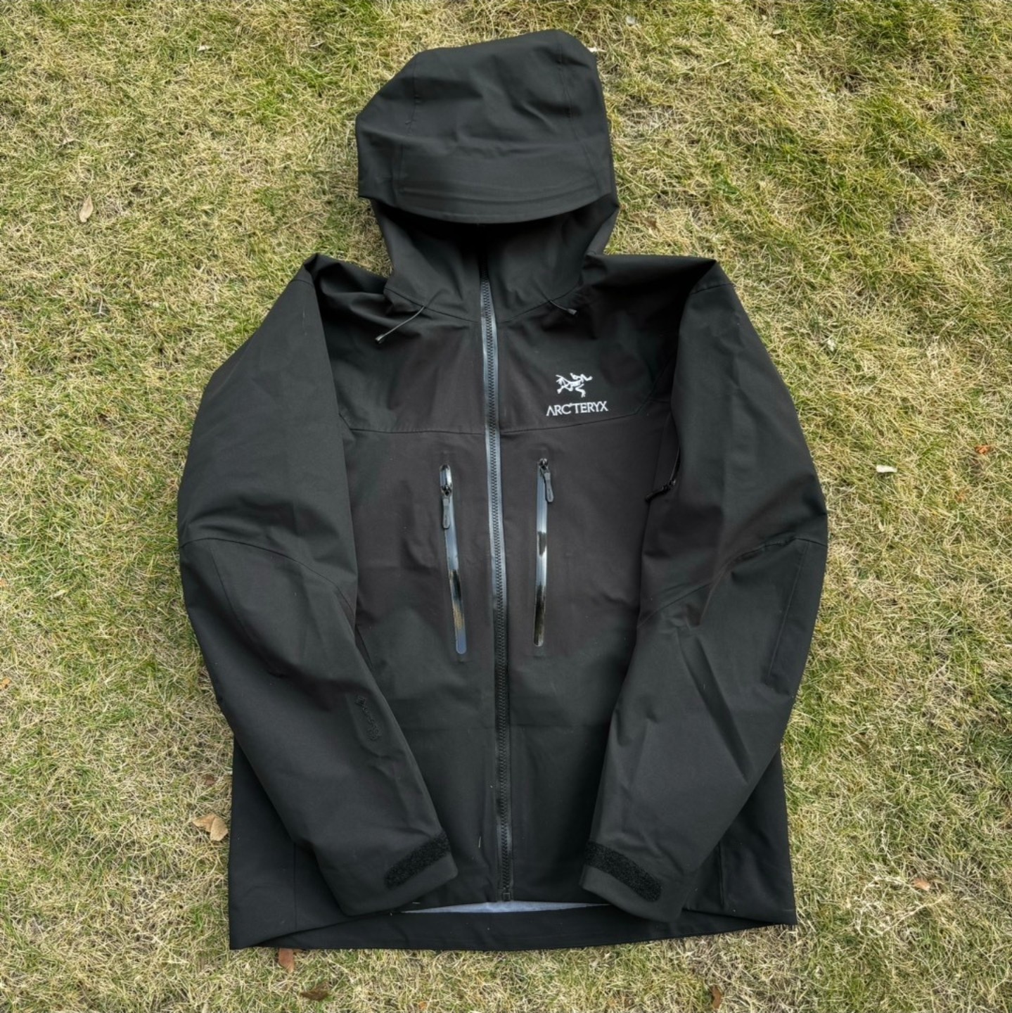 Arc'teryx Alpha SV Jacket Men L Size - GORE-TEX