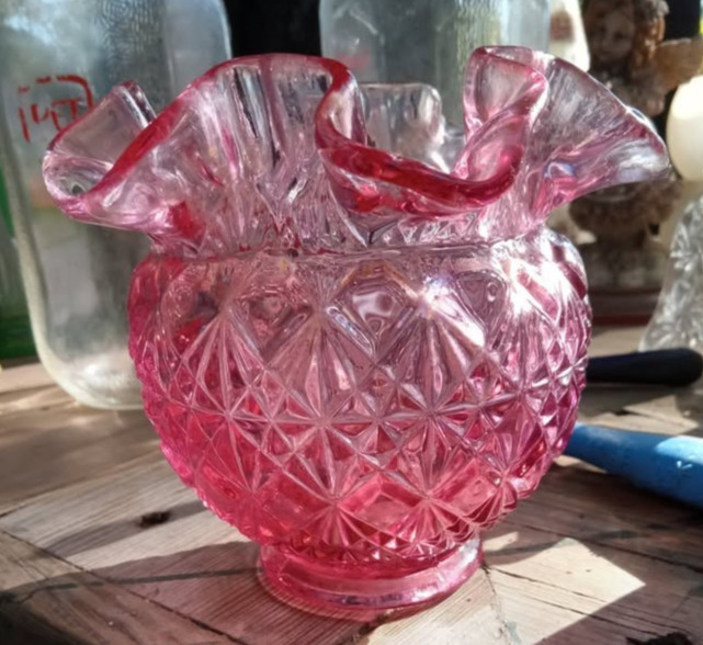 Vintage 1970s Fenton Pink Daisy & Button Ruffled Rose Bowl Glass Vase