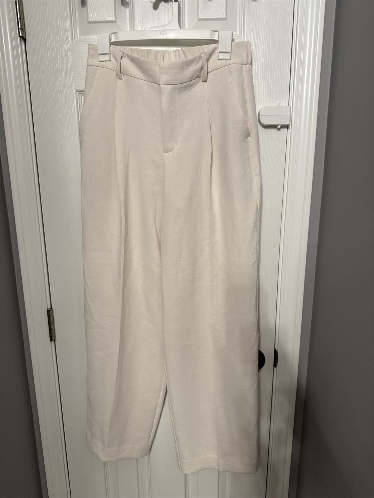 A New Day Cream High Waisted Dress Pants Size 6 Wide Leg, NWOT, Pleated A New Day Cream High Waisted Dress Pants Size 6 Wide Leg, NWOT, Pleated