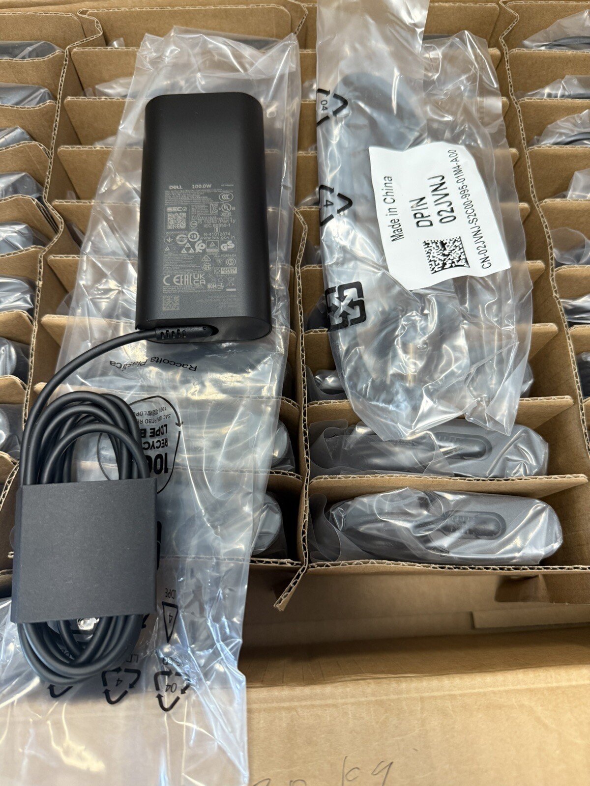 OEM Dell 100W USB-C Charger Type C AC Adapter DA100PM220 LA100PM220 17P6N/JRF1C OEM Dell 100W USB-C Charger Type C AC Adapter DA100PM220 LA100PM220 17P6N/JRF1C