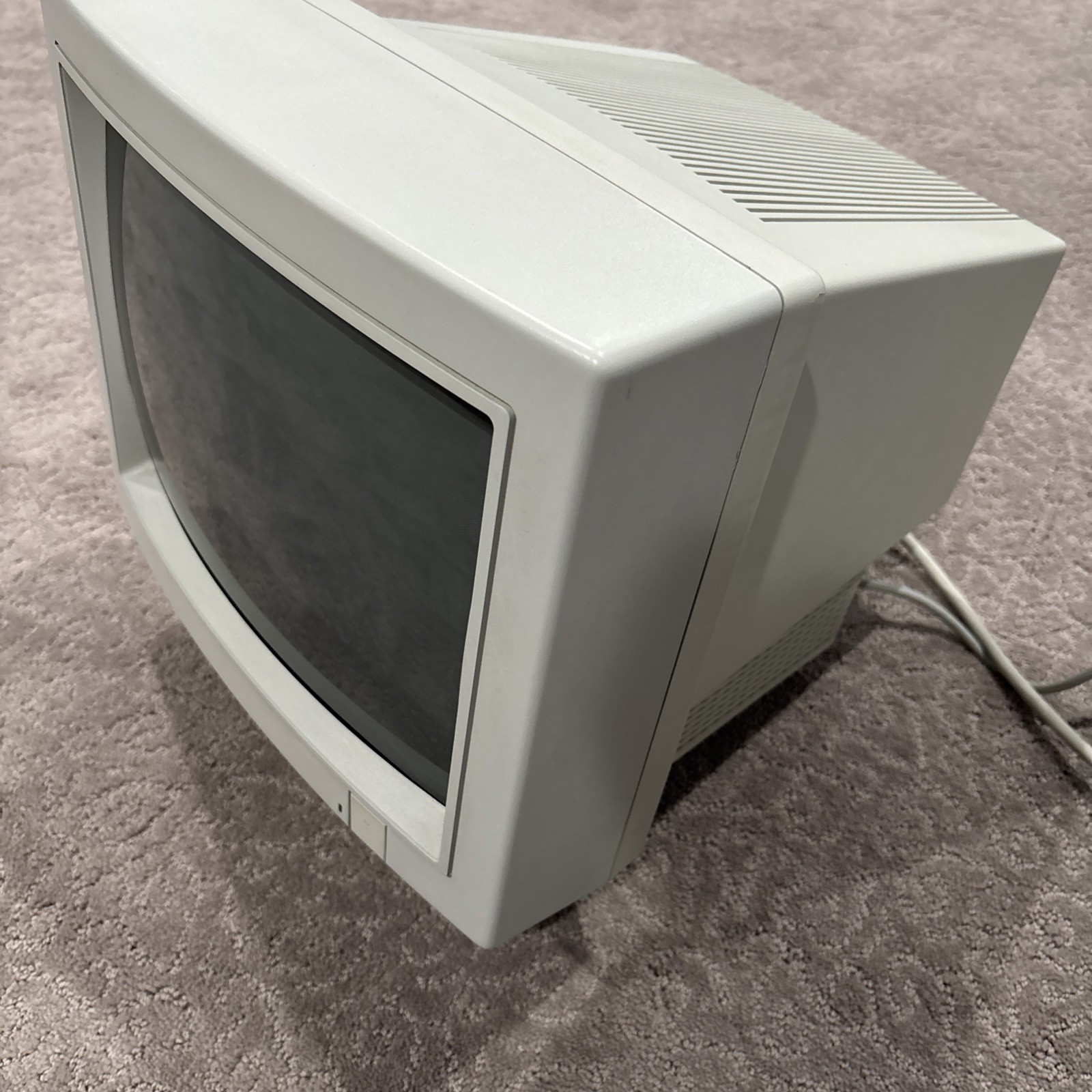 Vintage 1993 Apple Performa Plus Display Computer Monitor M9102LL/D w/Stand