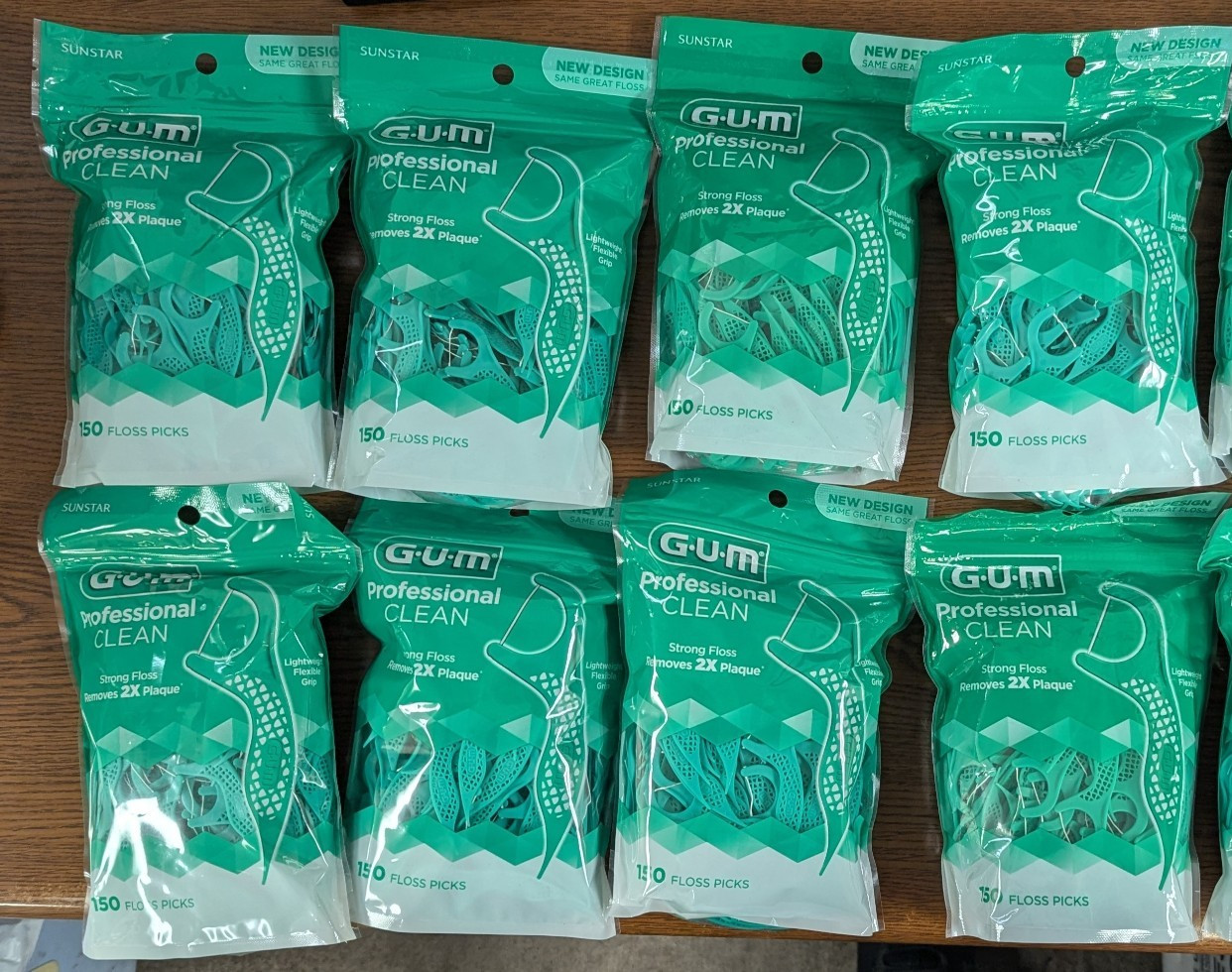 LOT OF  10 GUM PROFESSIONAL CLEAN 150CT FLOSS PICKS IN EA = 1500 FLOSS PICKS TTL