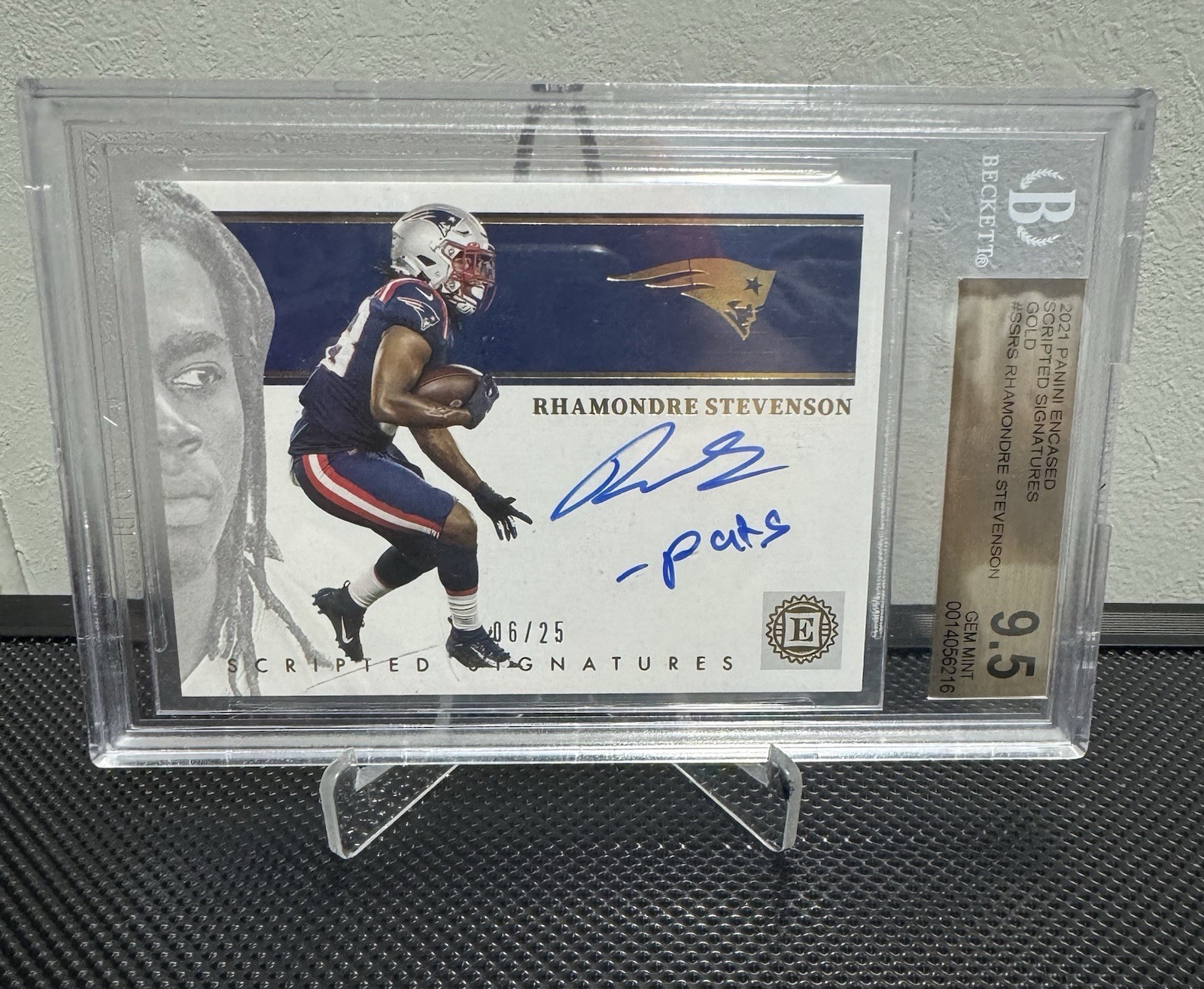 2021 Panini Encased Rhamondre Stevenson Rookie Gold Auto /25 BGS 9.5/10 Gold 2021 Panini Encased Rhamondre Stevenson Rookie Gold Auto /25 BGS 9.5/10 Gold