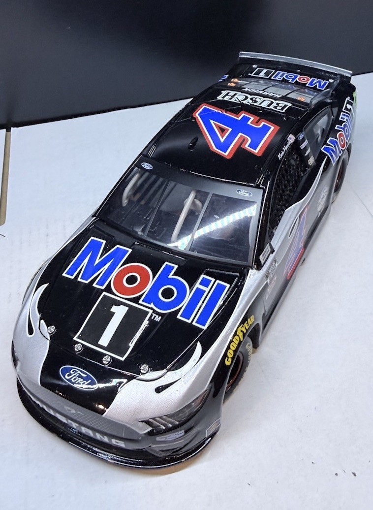 Kevin Harvick #4 Mobil 1 Busch Ford Mustang NASCAR Diecast Stock Car NO BOX