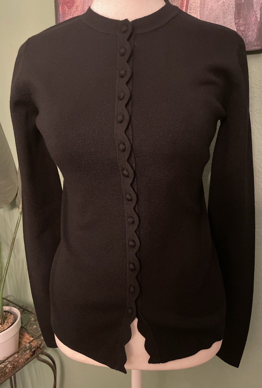 NWT Aritzia Wilfred Shelly Cardigan Scalloped Black Size Medium $118