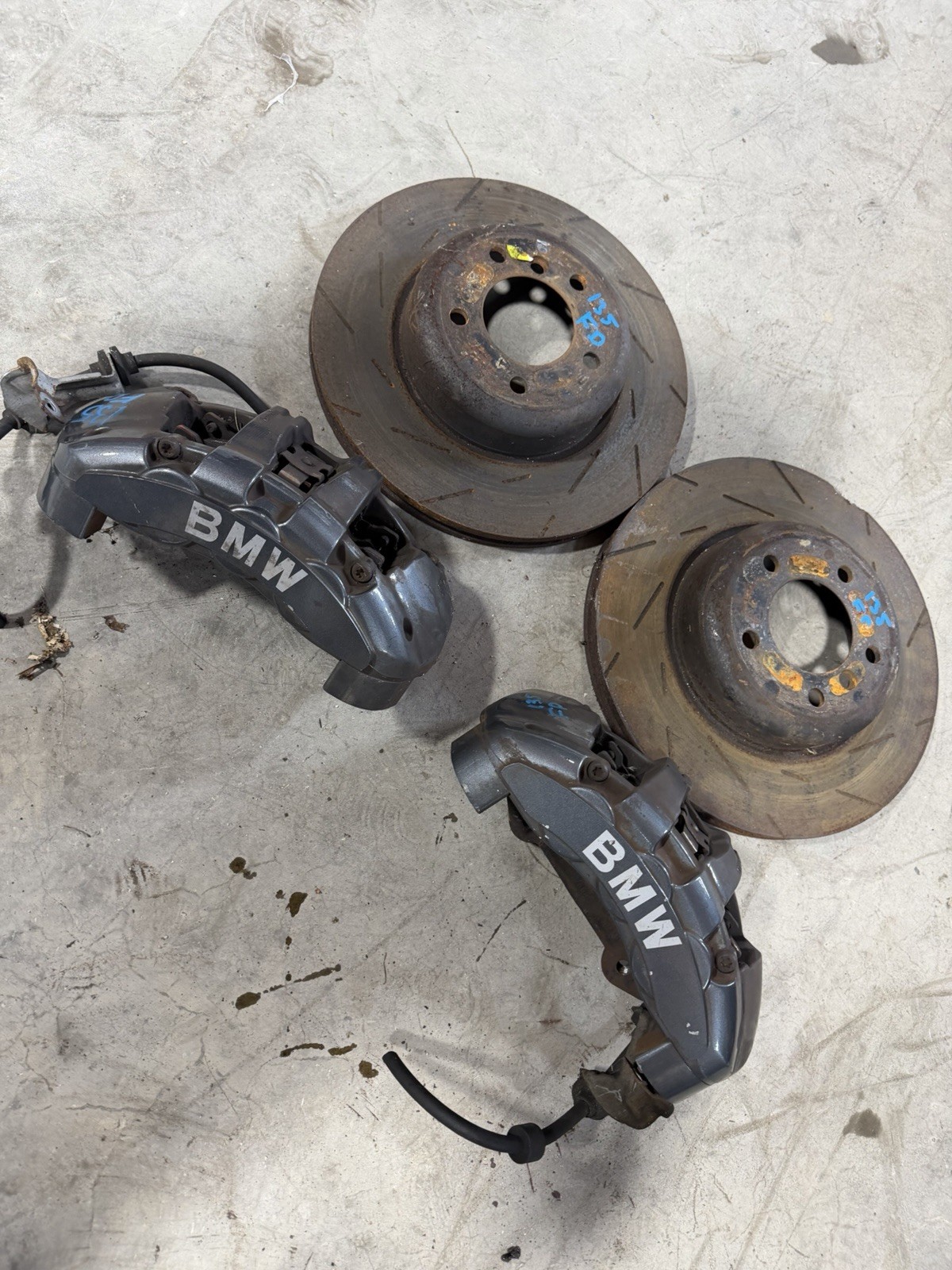 08-13 BMW E82 E88 135 Front Left Right Brake Calipers M-Sport Brembo SET OEM