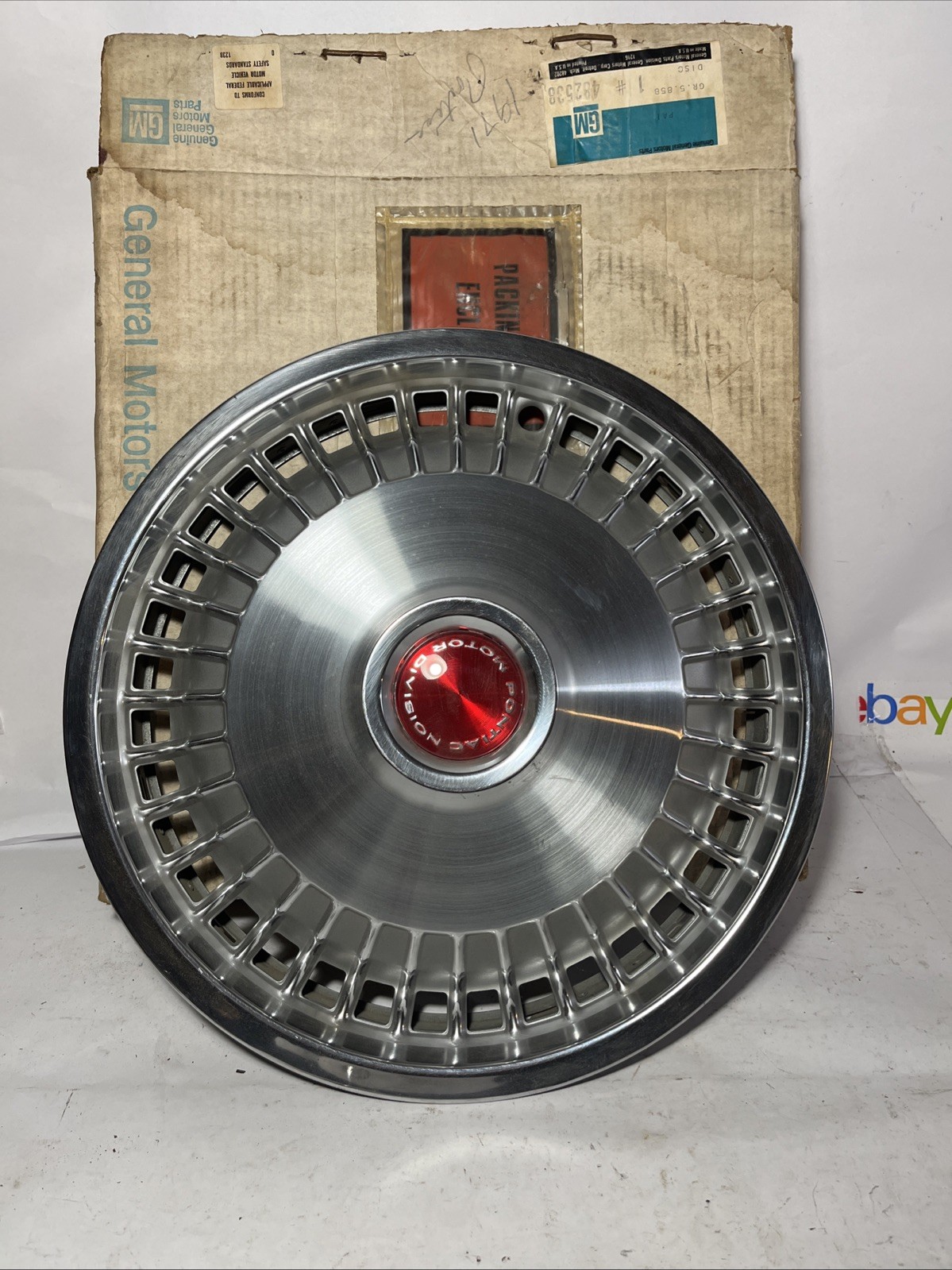 OE vintage Pontiac 15 inch wheelcover,Hollander 5025, 71 Tempest,Lemans,GTO,nice