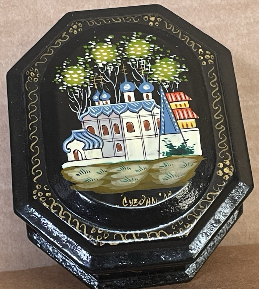 Vintage Black Lacquer Russian Trinket Box Hand Painted Signed Octagon Suzdal