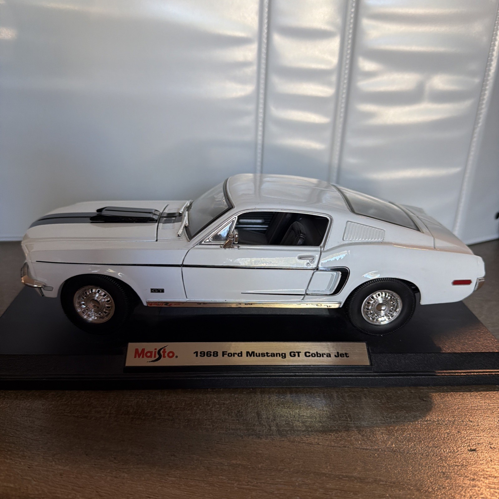 Maisto 1:18 Diecast Special Edition 1968 Ford Mustang GT Cobra Jet White NEW Maisto 1:18 Diecast Special Edition 1968 Ford Mustang GT Cobra Jet White NEW