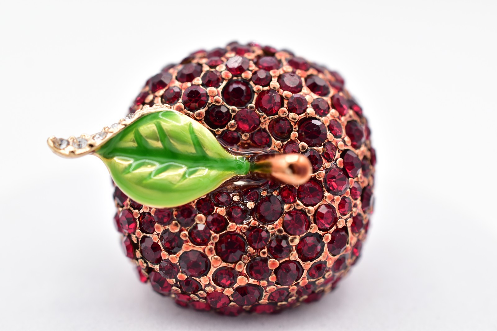 Betsey Johnson Crystal Fall Apple Red Gold Statement Cocktail Ring Size 7.5 NWT