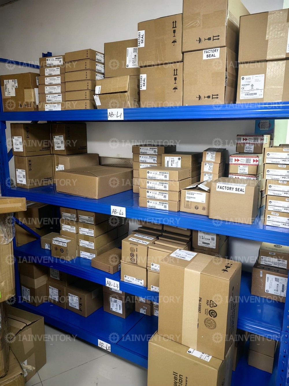 1PC New Without Original Box Schneider 9007AO2 US stock 1PC New Without Original Box Schneider 9007AO2 US stock