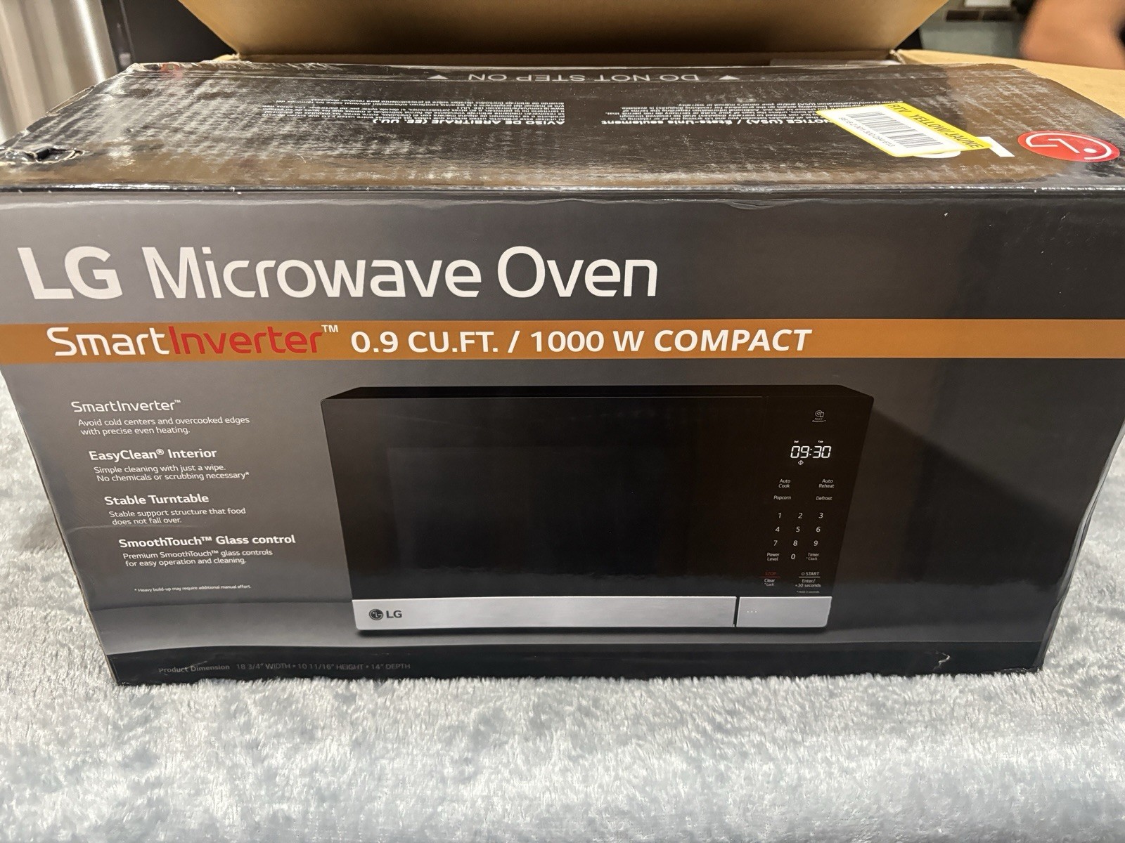 LG NeoChef 0.9 Cu. Ft. 1000W Smart Inverter Countertop Microwave