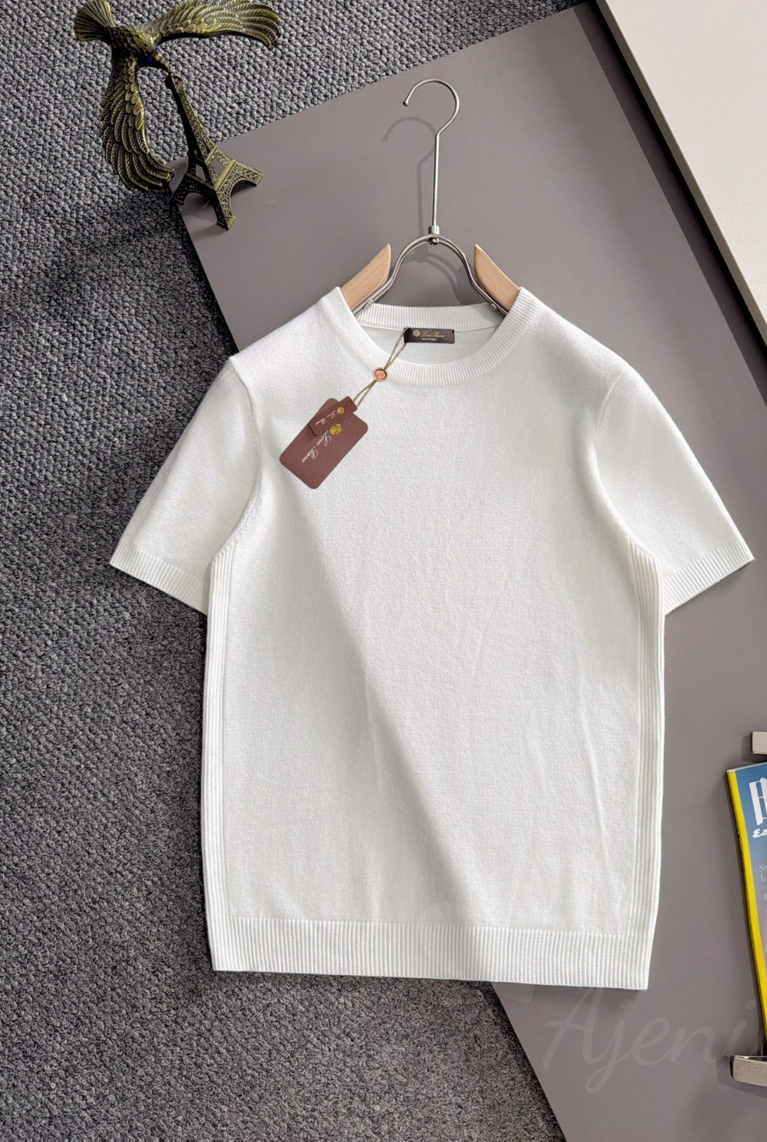 Loro Piana Men's Classic White Casual Short-Sleeve Crew Neck Knit T-Shirt New Loro Piana Men's Classic White Casual Short-Sleeve Crew Neck Knit T-Shirt New