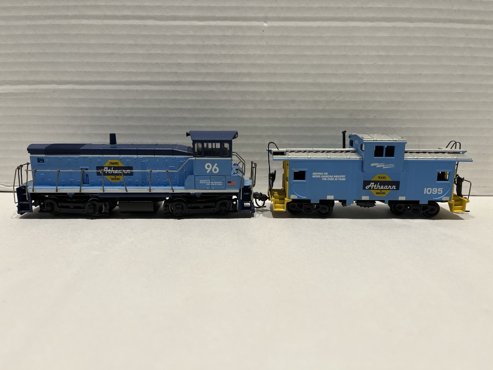 HO Athearn Special Edition SW1200 & Caboose 2200 Runs W/ Box