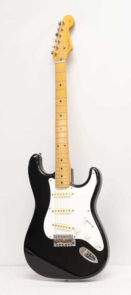 VINTAGE 1992-1993 FENDER STRATOCASTER JAPANESE MADE WITH SOFTCASE VINTAGE 1992-1993 FENDER STRATOCASTER JAPANESE MADE WITH SOFTCASE