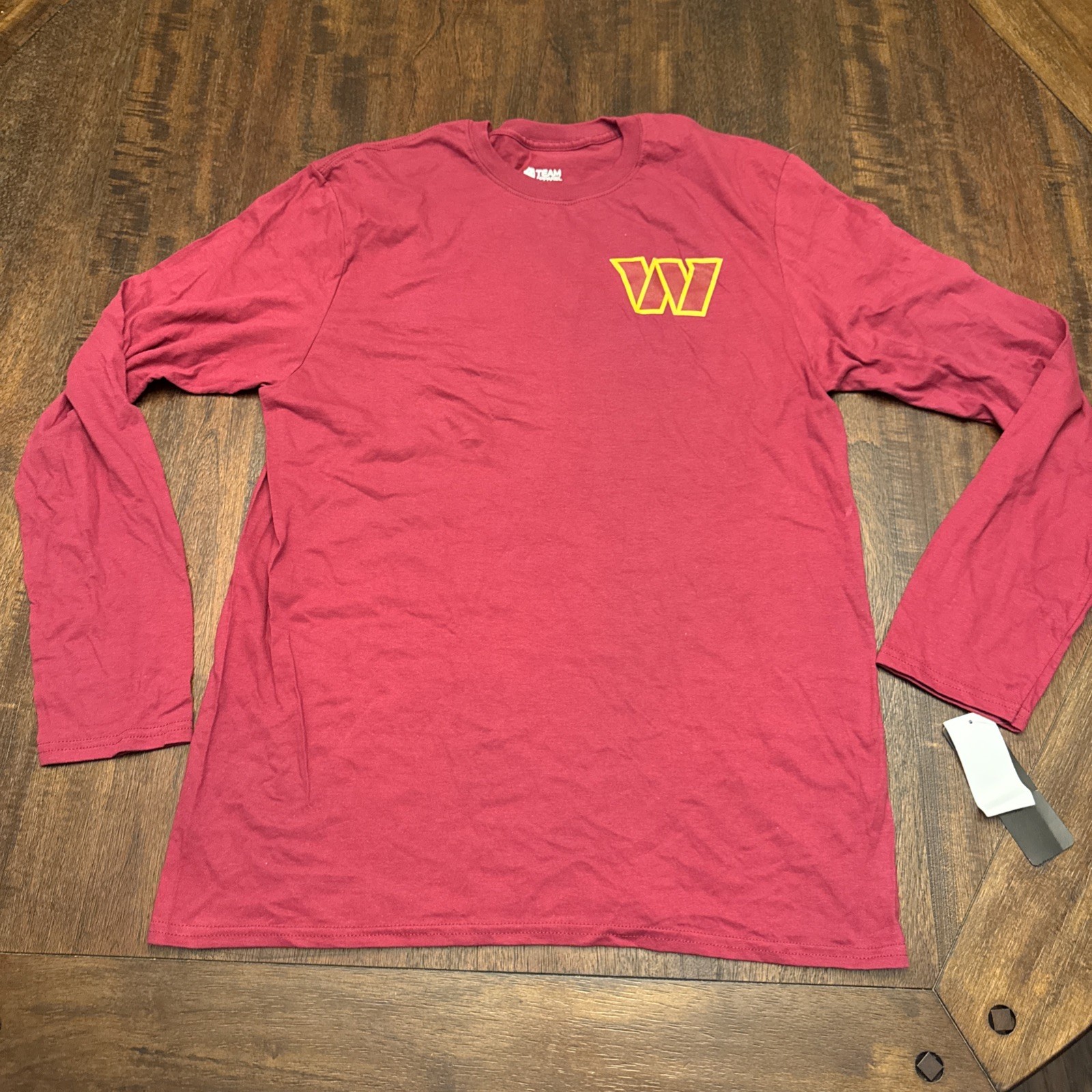 NFL Team Apparel Men's Washington Commanders Long Sleeve T Shirt Size Large NWT NFL Team Apparel Men's Washington Commanders Long Sleeve T Shirt Size Large NWT