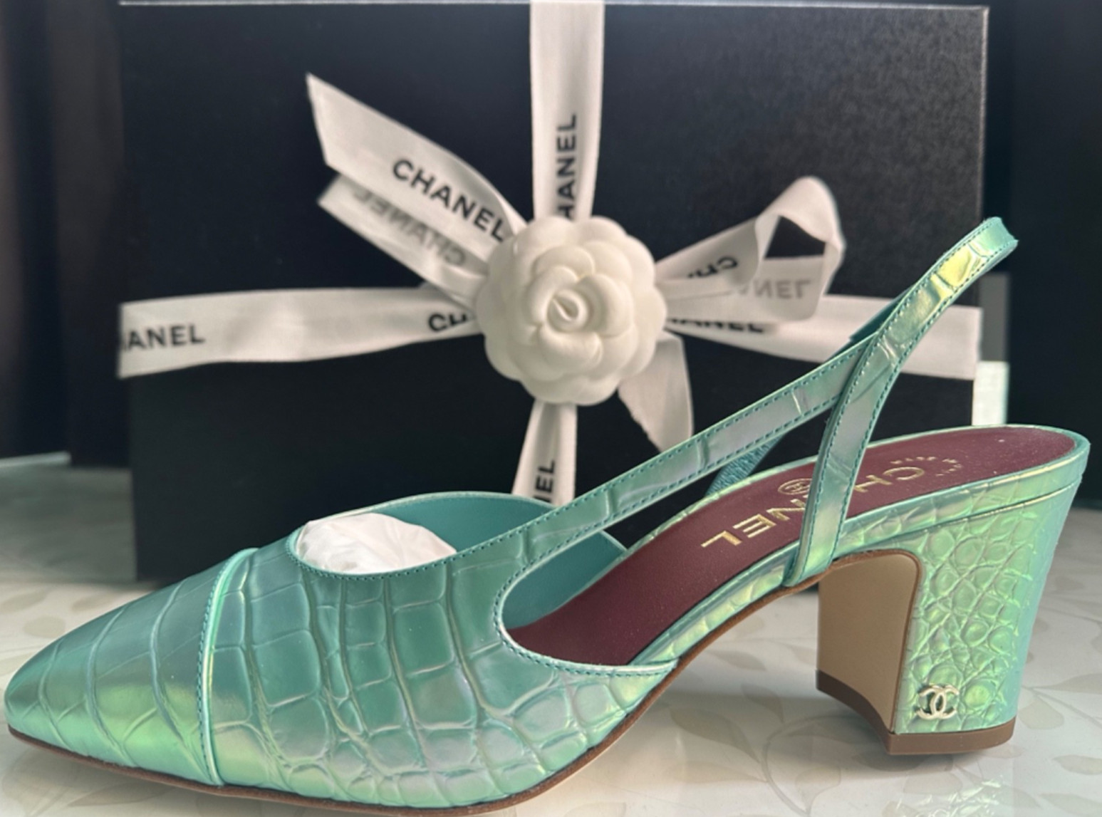 New 26K Chanel Green Turquoise Iridescent Crocodile Embossed Slingbacks Shoes 40