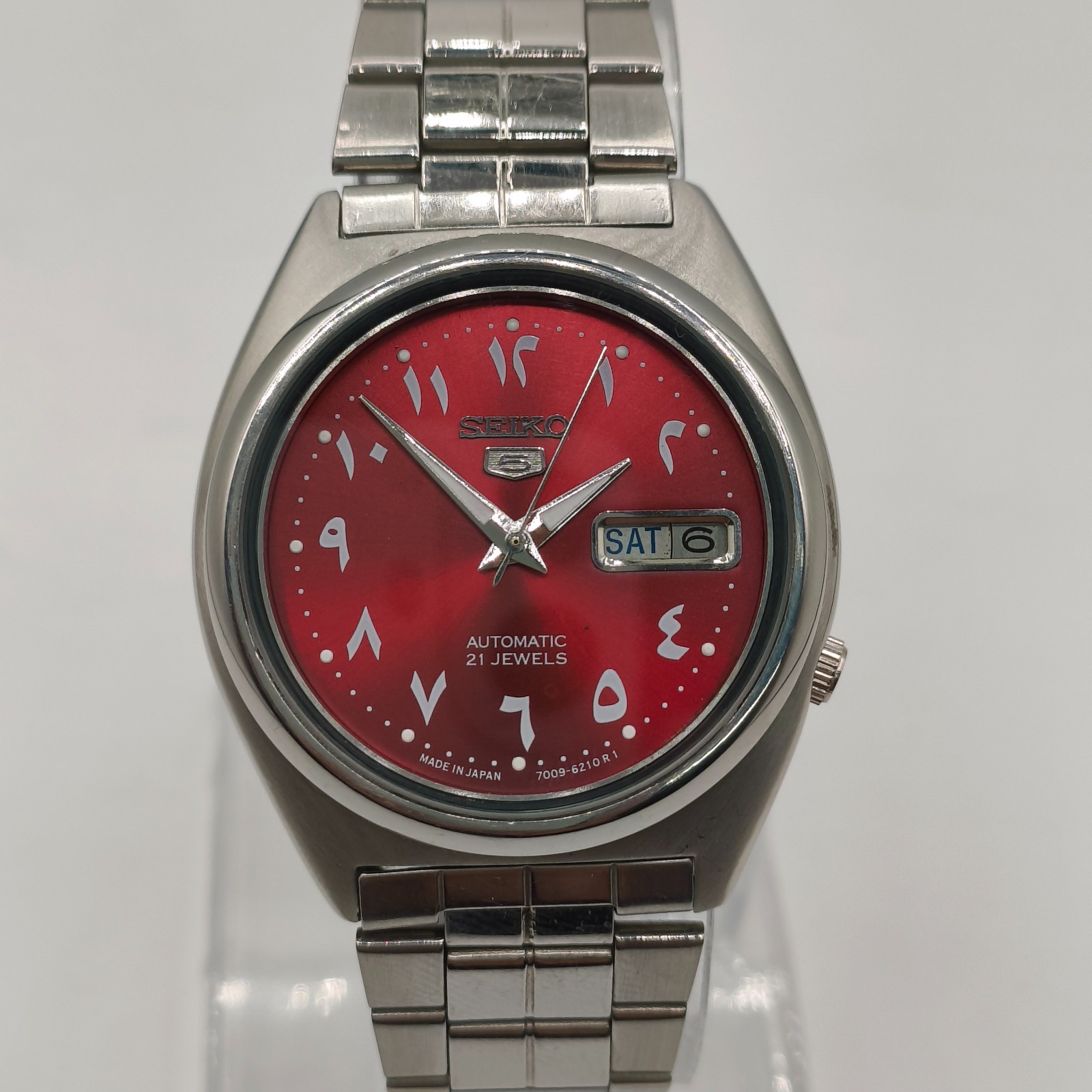 Vintage Seiko 5 Arabic Automatic 7009 Men’s Watch – Red Dial – 37 mm Japan Made