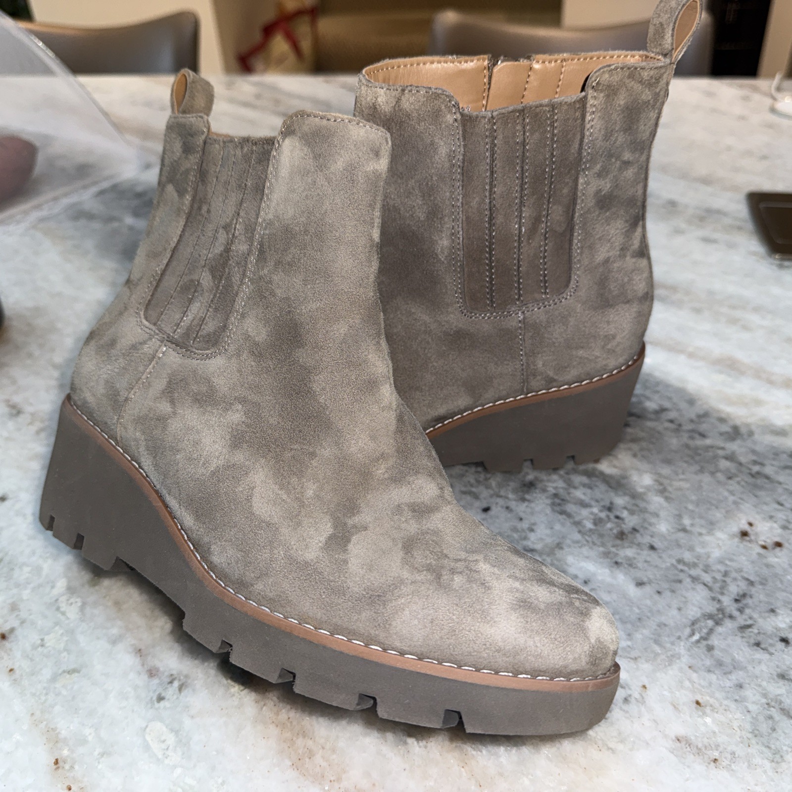 Vionic Aria - Stone Grey Waxed Suede Casual Zip Wedge Ankle Boot Size 7.5W
