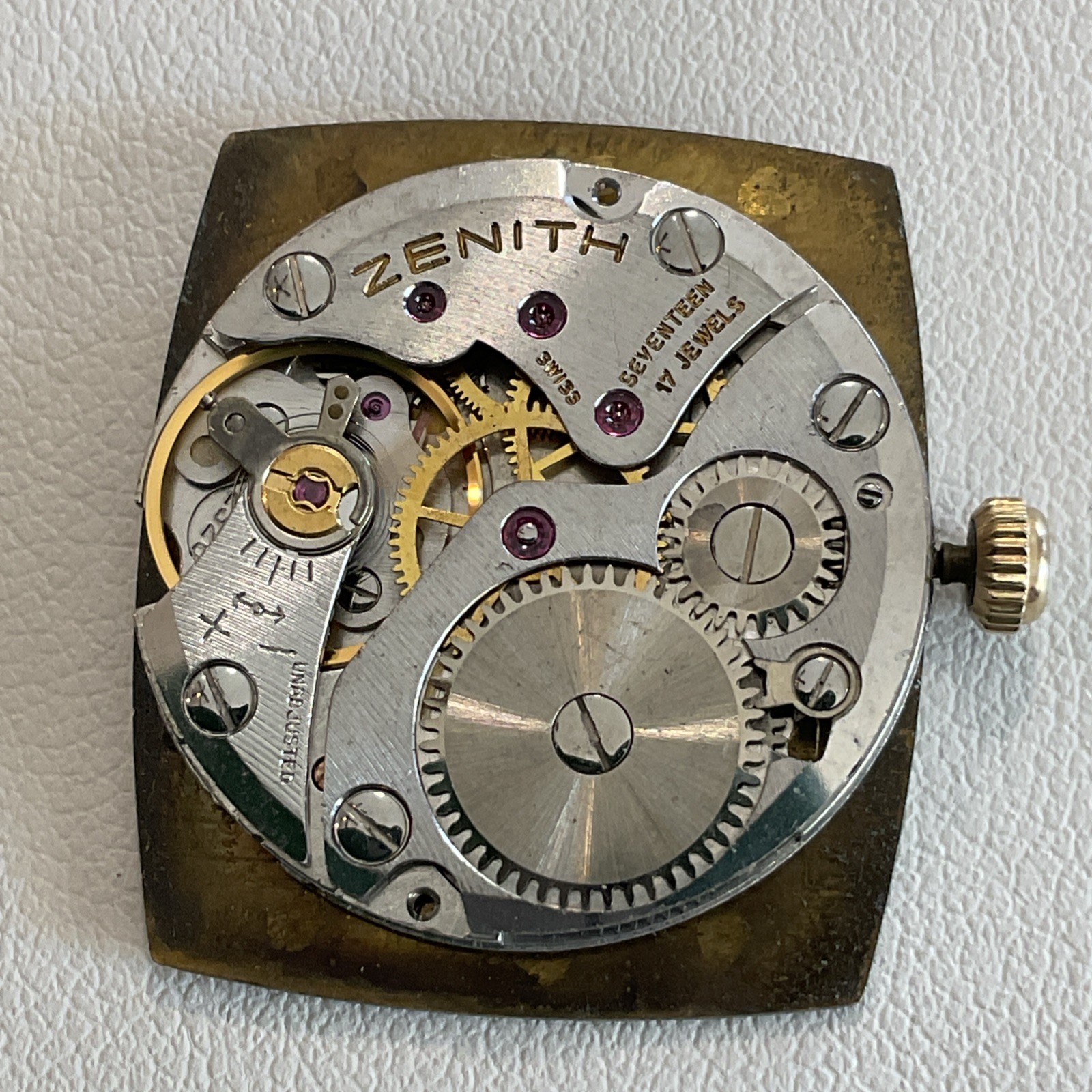 Works Vintage Movado / Zenith Caliber 2320 17-Jewel Wristwatch Movement