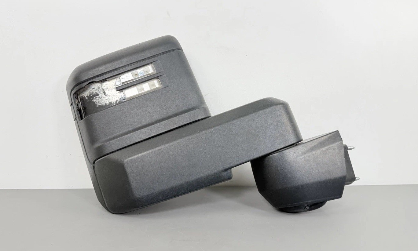 2020-2025 Sierra Silverado 2500 3500 Tow Mirror RH Front Right Side 86582420 OEM 2020-2025 Sierra Silverado 2500 3500 Tow Mirror RH Front Right Side 86582420 OEM