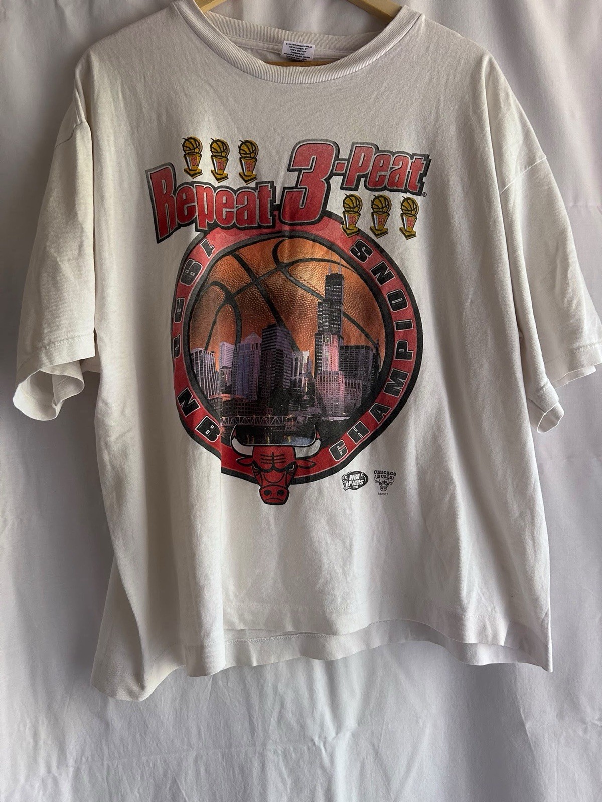 Vintage 1998 Starter Chicago Bulls Repeat 3-Peat NBA Champions T-Shirt XL USA 