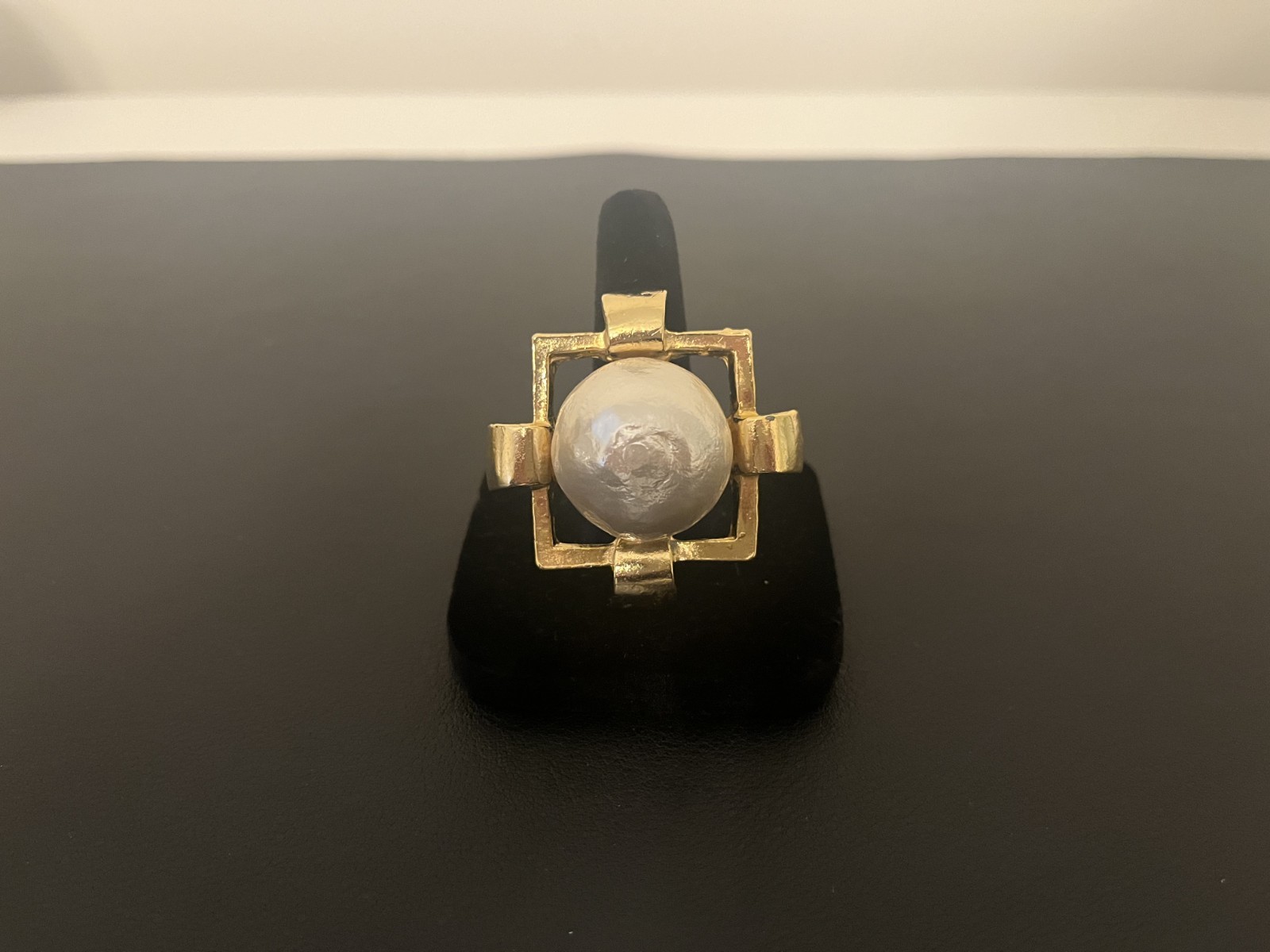 Yochi Pearl/Gold Plated Ring. Size 6.75\ Yochi Pearl/Gold Plated Ring. Size 6.75\
