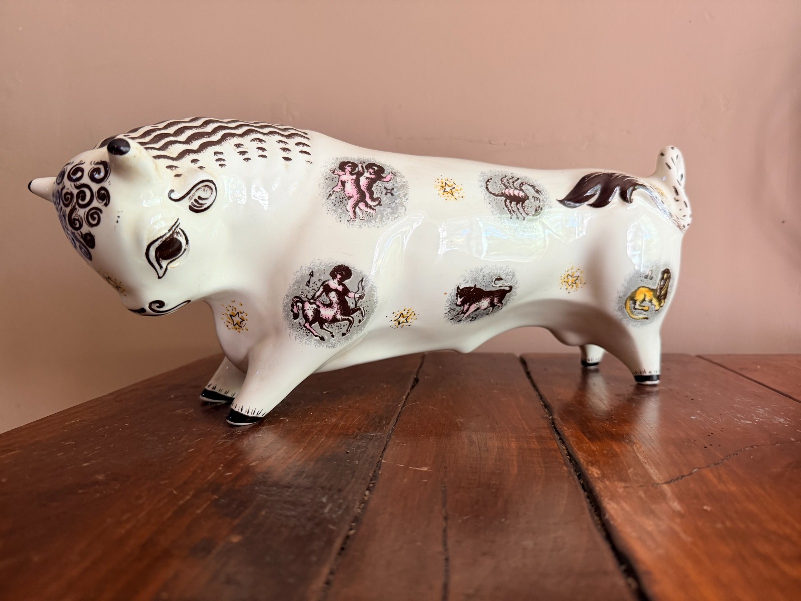 Vintage Wedgwood Taurus Bull Zodiac Figurine Arnold Machin Ravilious 16\