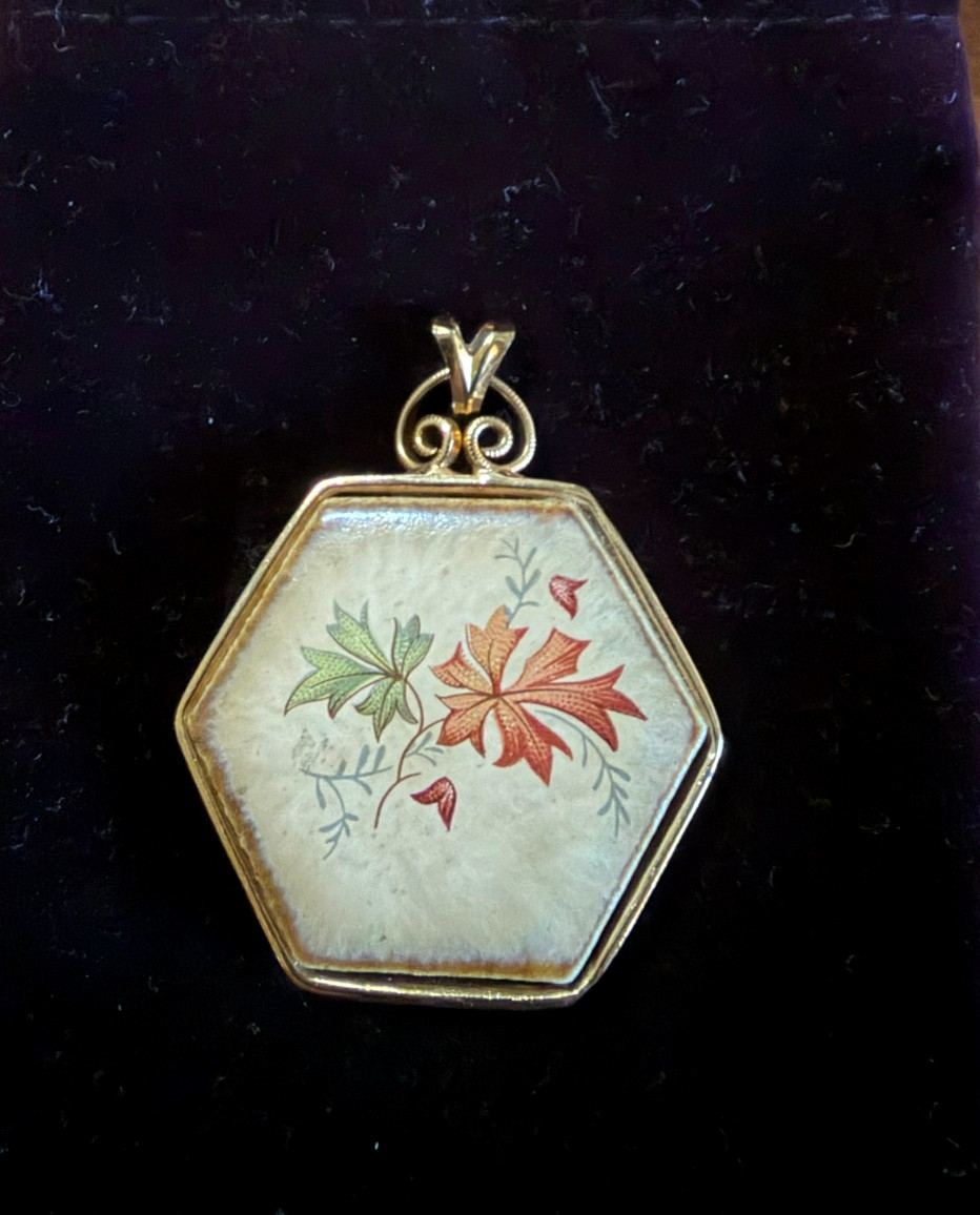 Vintage Hexagonal Gold Tone Ceramic Pendant With Painted Botanical Leaf Motif Vintage Hexagonal Gold Tone Ceramic Pendant With Painted Botanical Leaf Motif