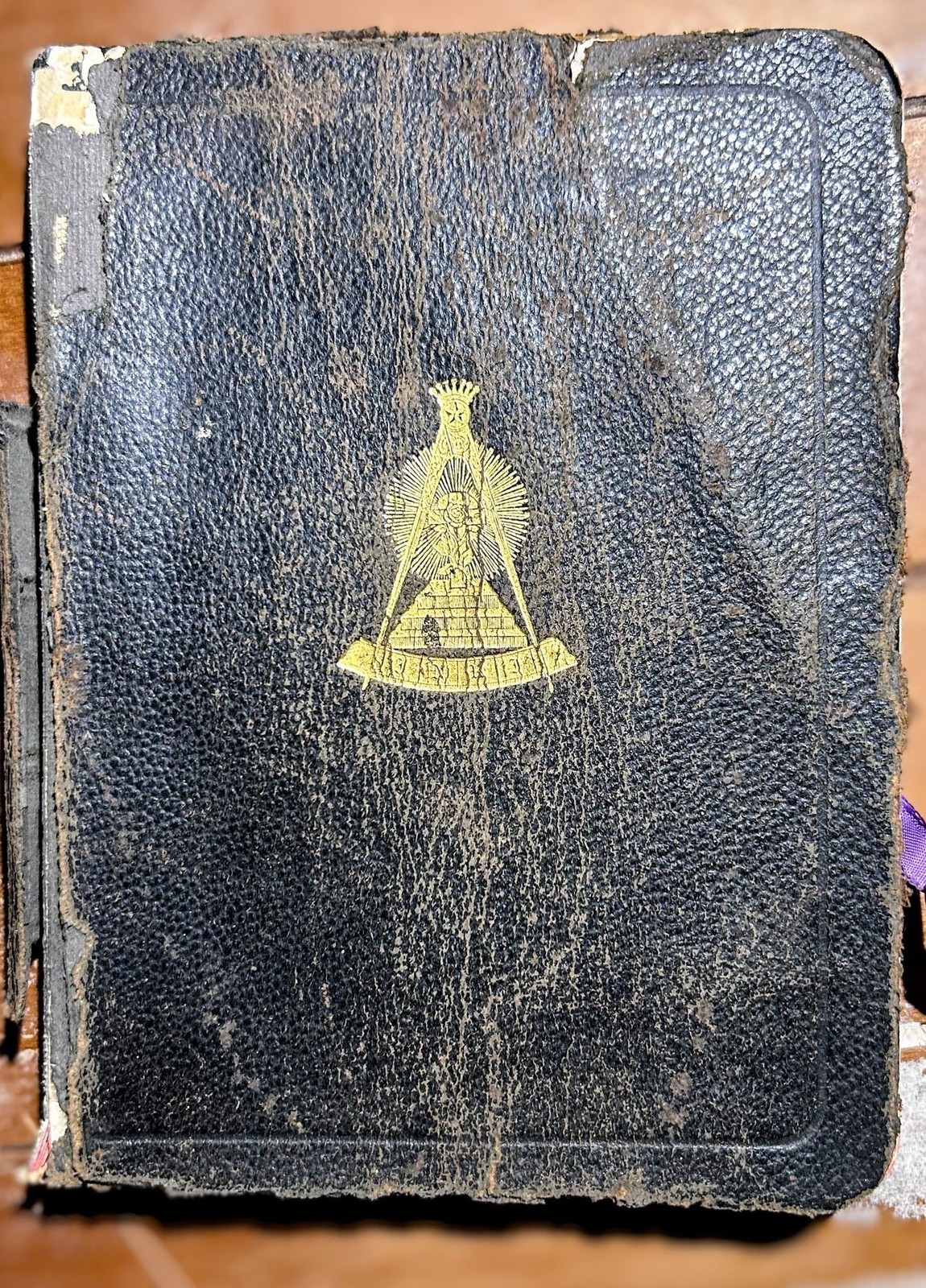 Mount Calvary Chapter Rose Croix Masonic New Testament Presented to Leslie R. Su
