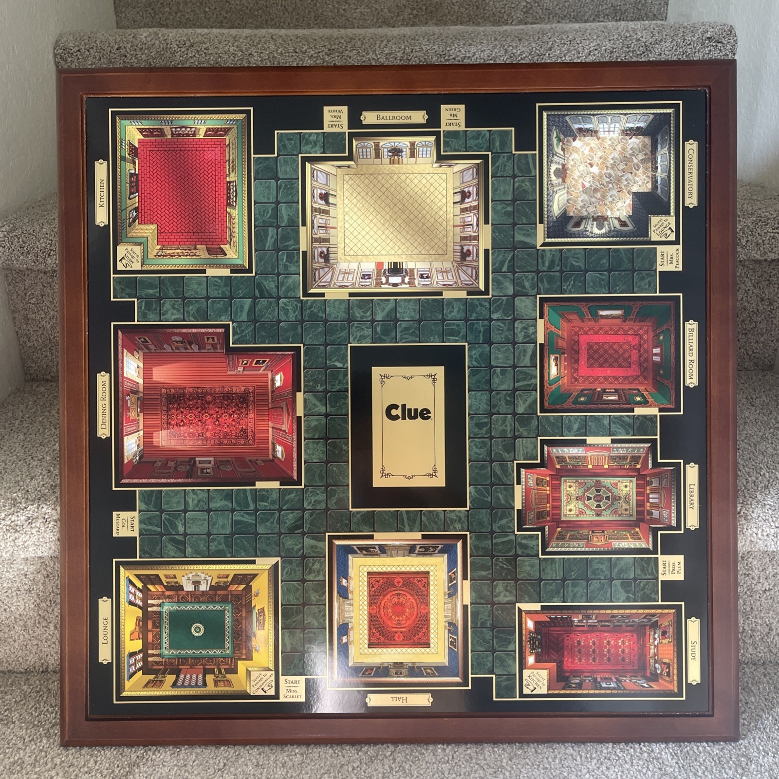 Clue Giant Deluxe Edition Board Game 2011