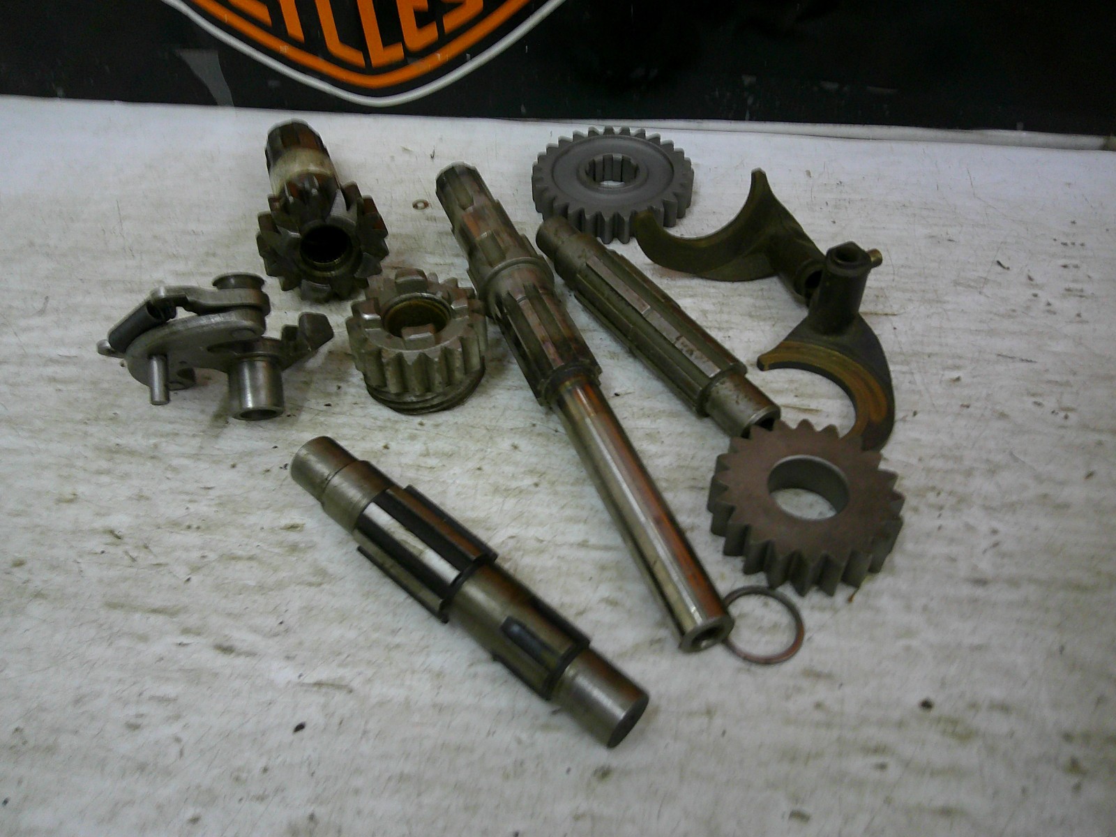 VINTAGE HARLEY K-MODEL SPORTSTER ASSORTMENT GEARS SHAFTS FORKS SHIFTERS SPACERS4
