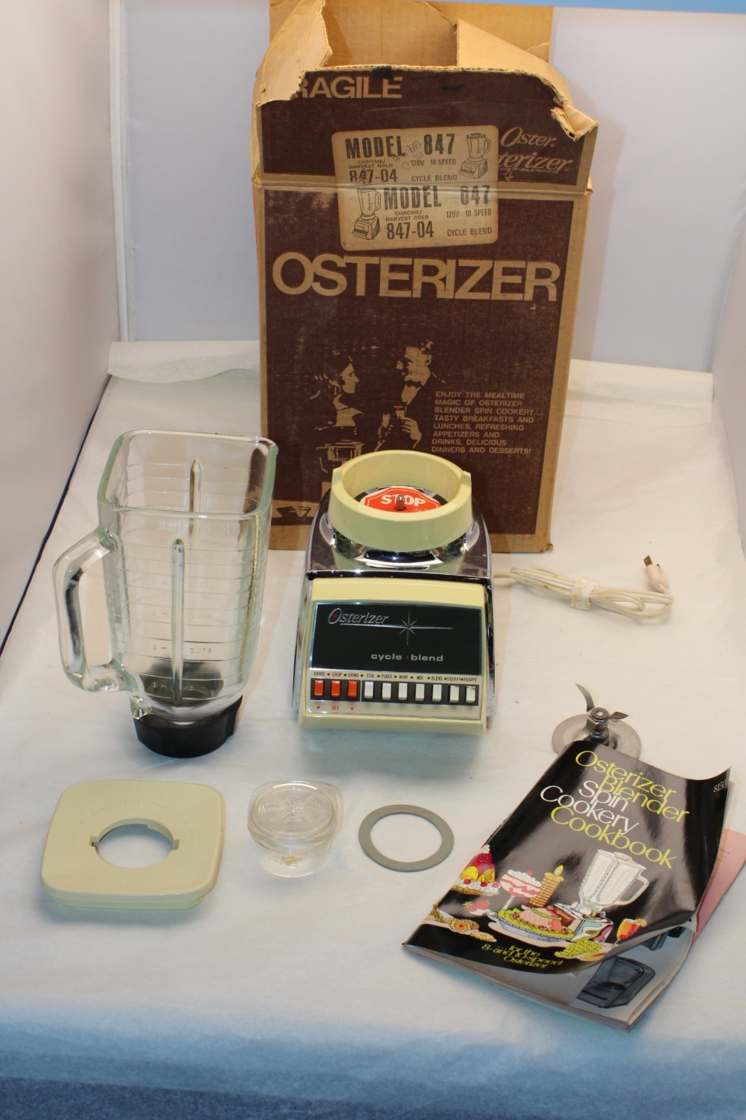 Vintage NOS in box Osterizer Blender Model 847 Harvest Gold 847-04 Vintage NOS in box Osterizer Blender Model 847 Harvest Gold 847-04
