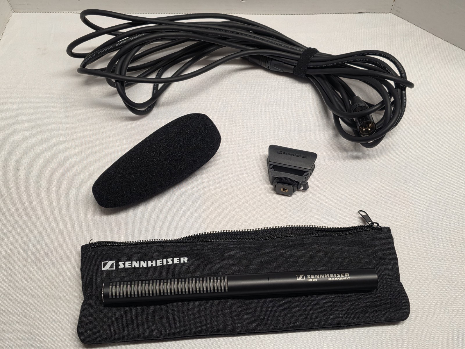 Sennheiser MKE600 Camcorder Shotgun Microphone With Windscreen & XLR Cable Sennheiser MKE600 Camcorder Shotgun Microphone With Windscreen & XLR Cable