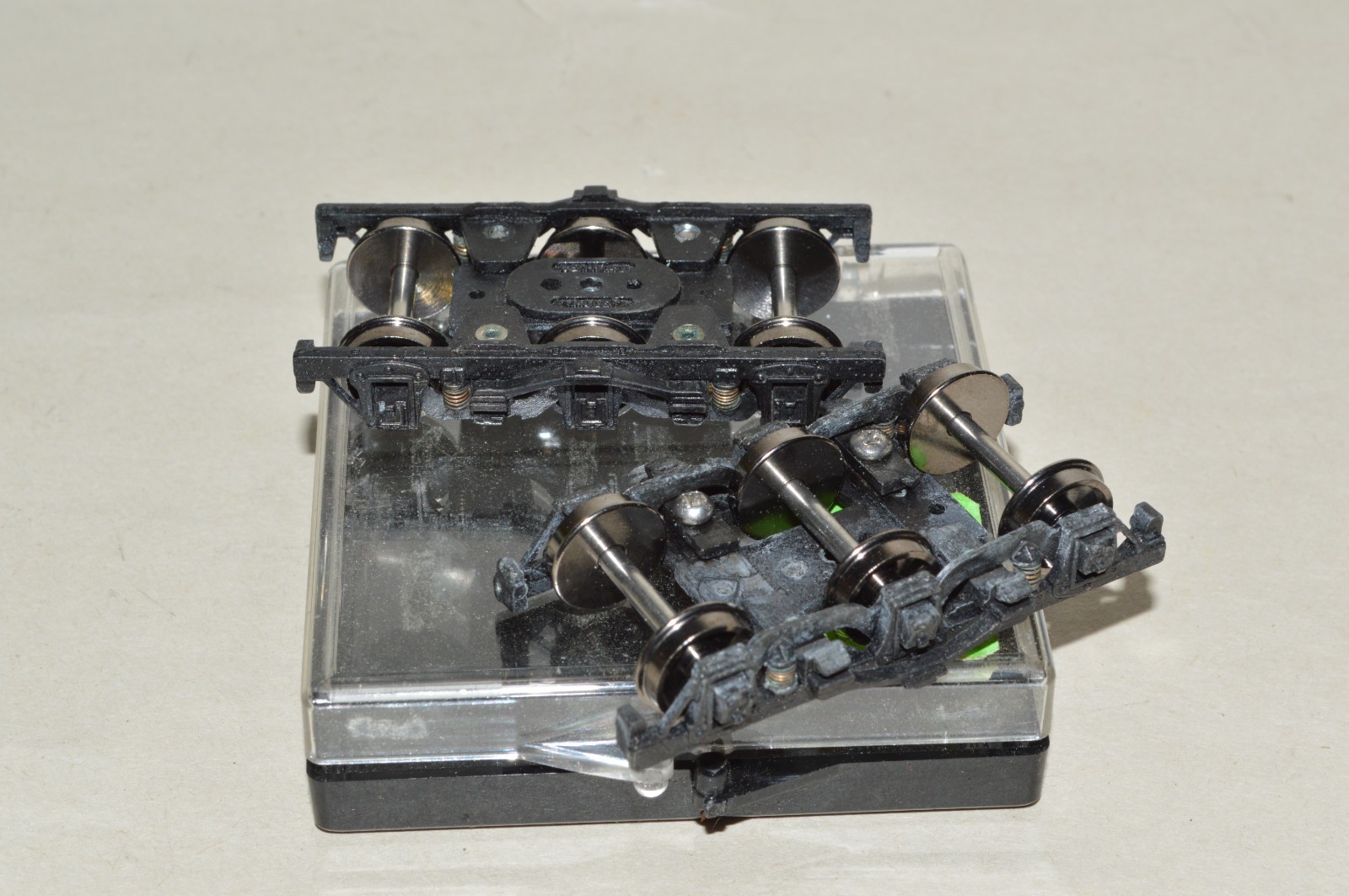 HO scale passenger TRUCKS sprung metal Central Valley 221 heavyweight 6-wheel